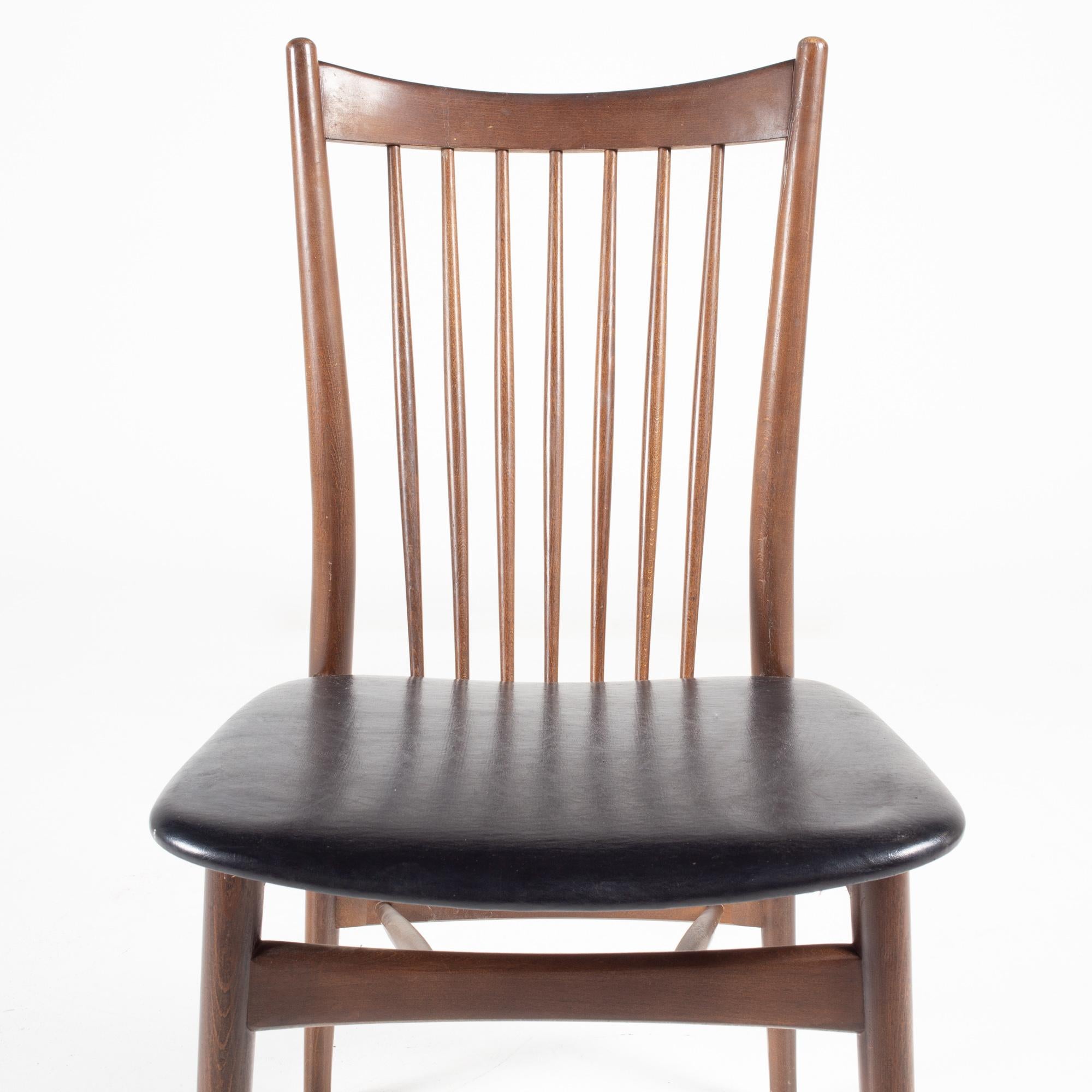 Viko Baumritter - Sedie da pranzo in noce stile metà secolo, set da 4 in vendita 3