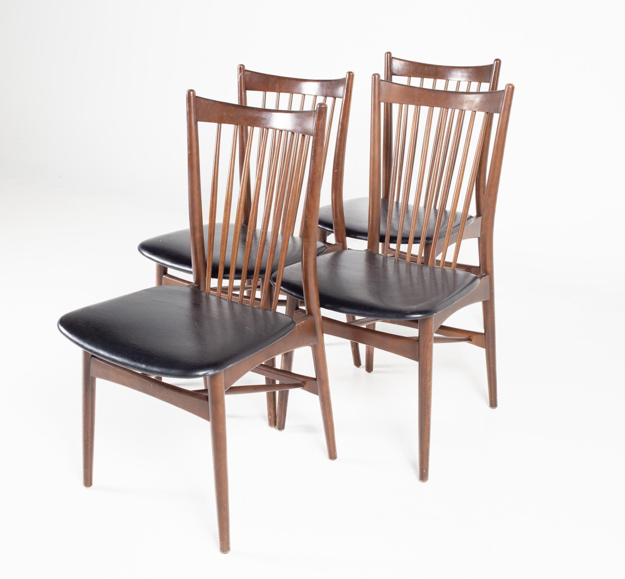 Mid-Century Modern Viko Baumritter Style Mid Century Walnut Dining Chairs, Set of 4 For Sale