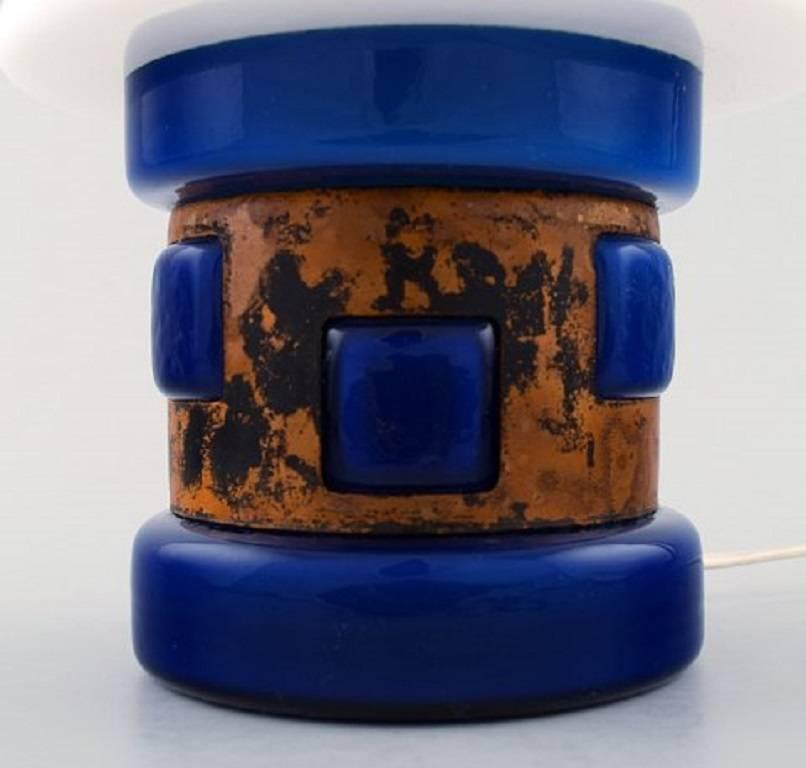 Scandinavian Modern Viktor Berndt for Flygsfors Glasbruk, Table Lamp in Art Glass, Screen in Glass