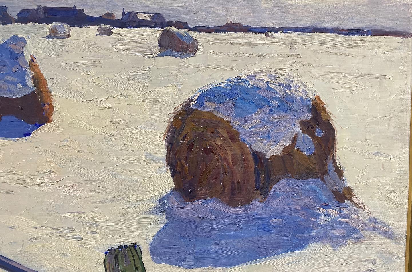 « Hay Bales in the Snow », scène impressionniste russe du Vermont peinte en plein air - Gris Still-Life Painting par Viktor Butko