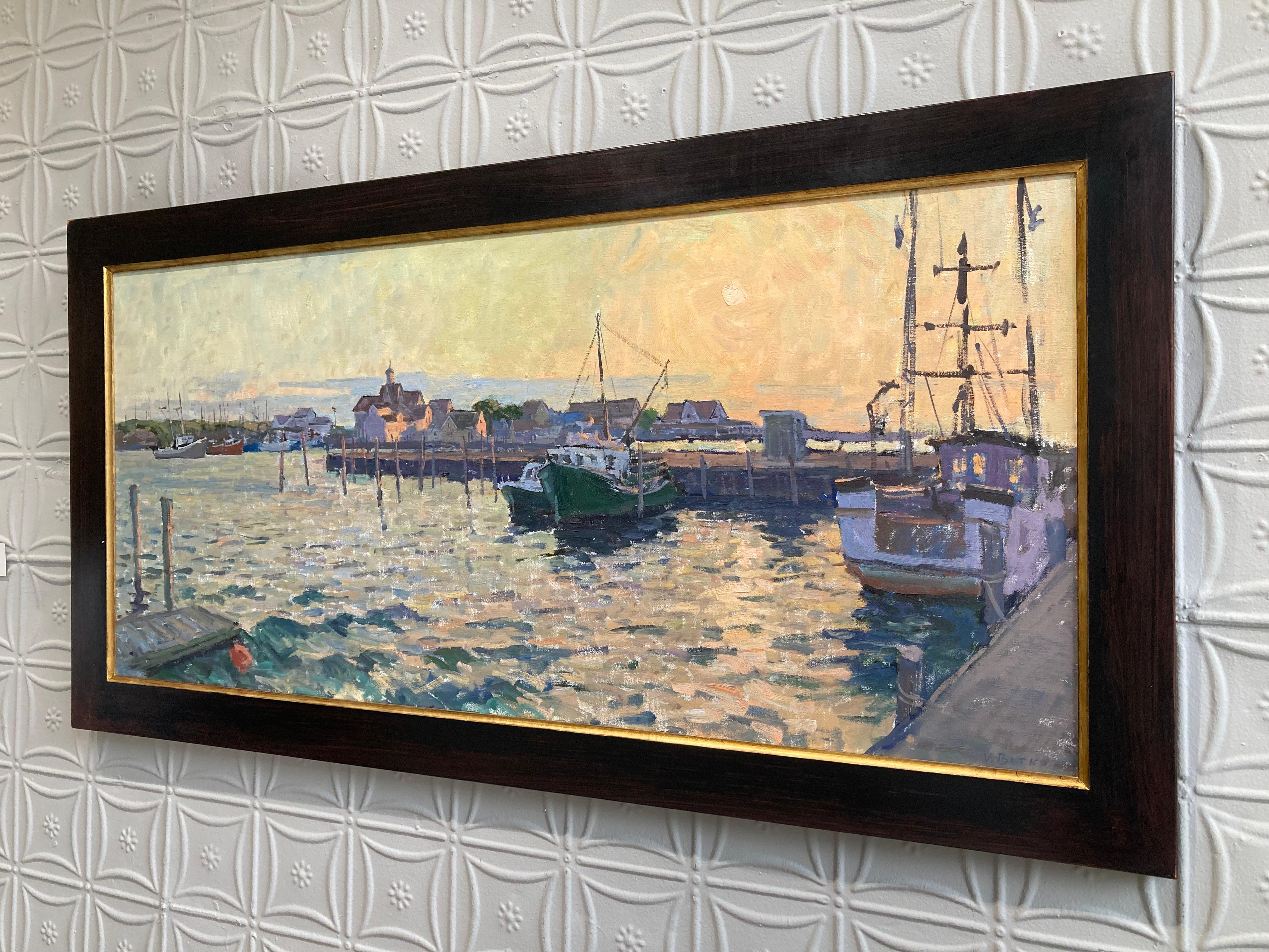 Sunset at Montauk Harbor - 2023, peinture à l'huile impressionniste en plein air de bateaux en vente 6
