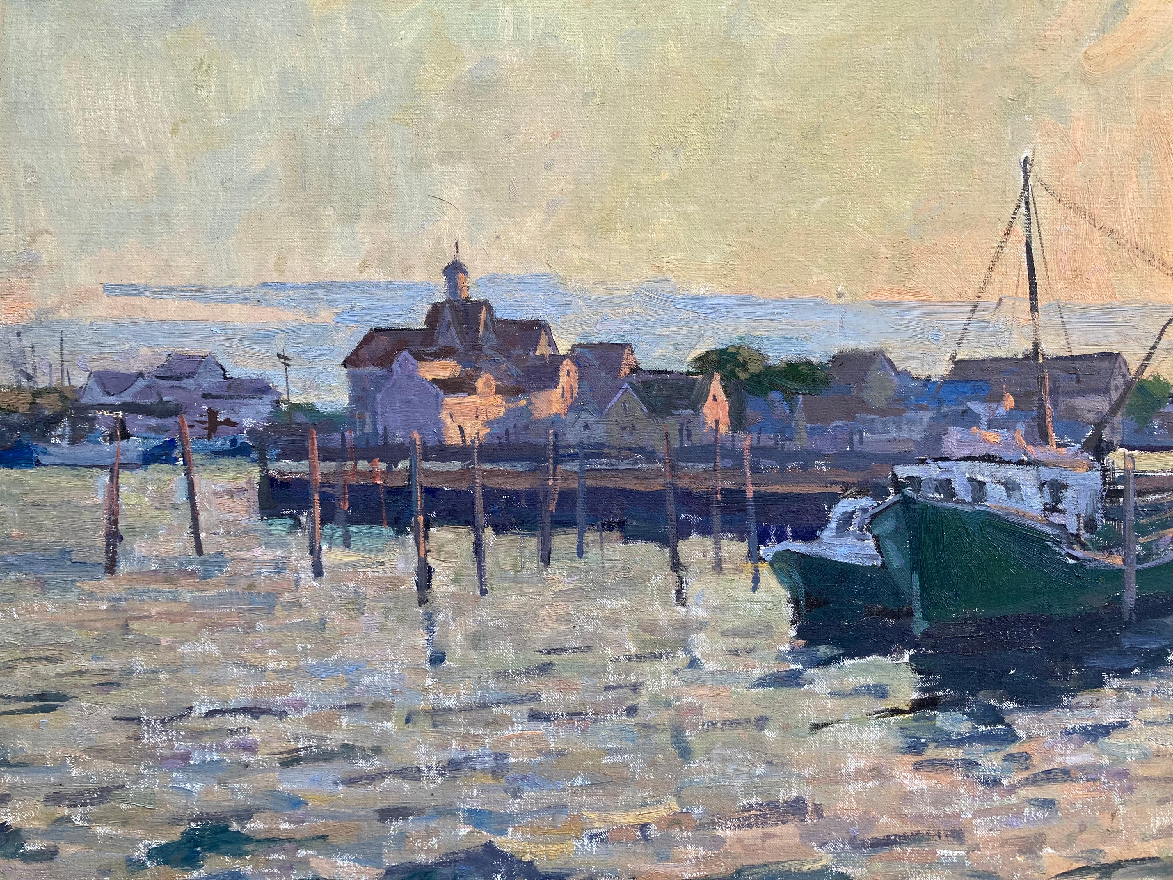 Sunset at Montauk Harbor - 2023, peinture à l'huile impressionniste en plein air de bateaux en vente 3