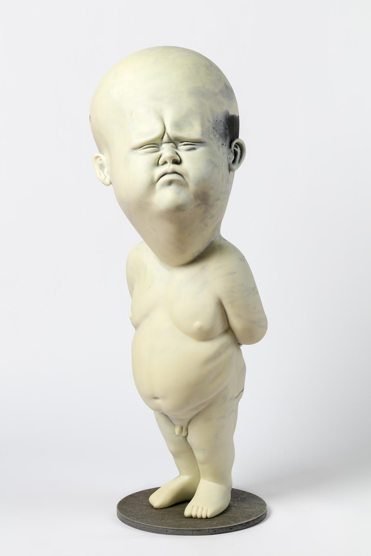 Viktor Frešo Figurative Sculpture - Niemand (UE)