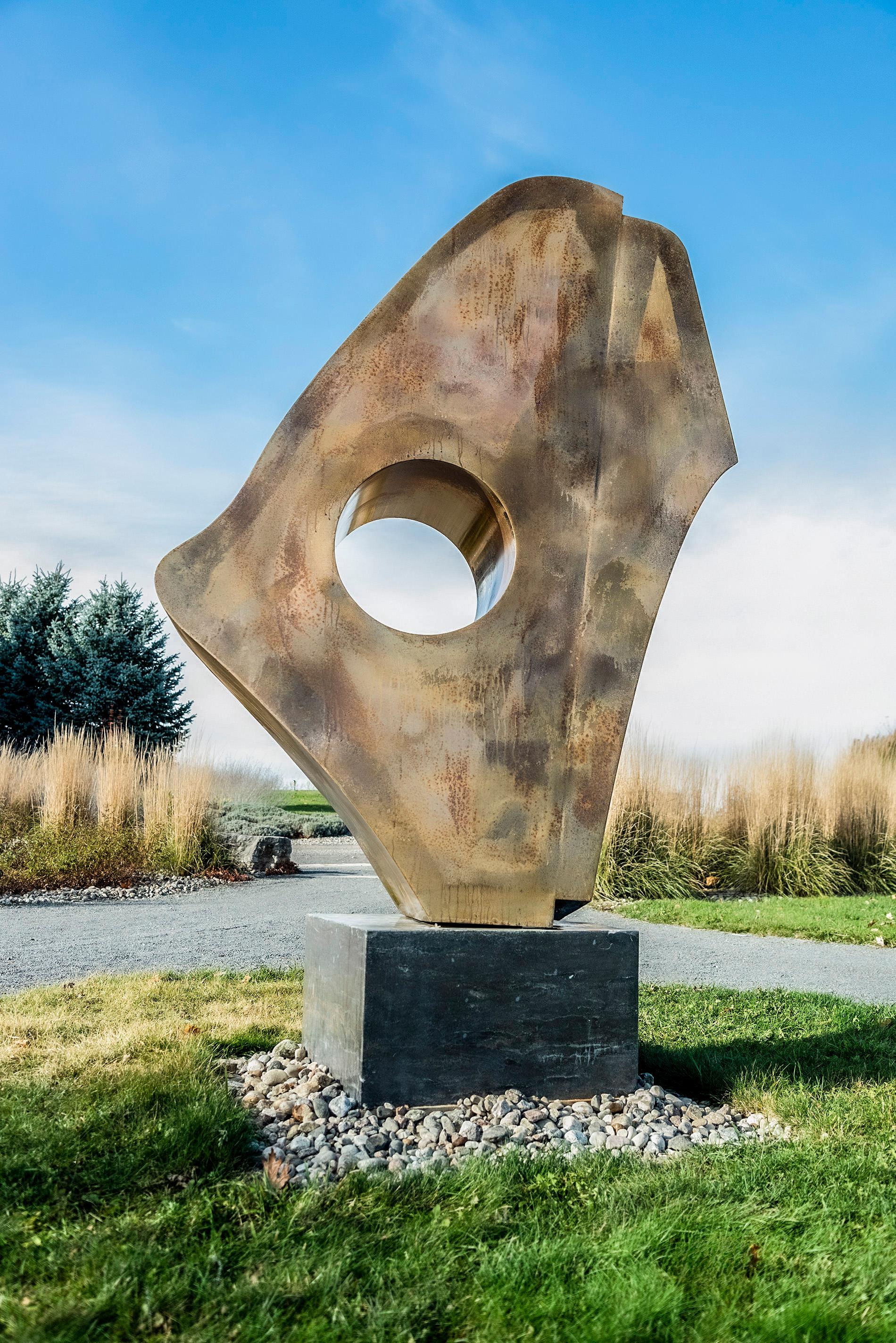 Andrómeda - gran escultura abstracta de acero inoxidable bañada en oro de 24 quilates para exteriores en venta 12