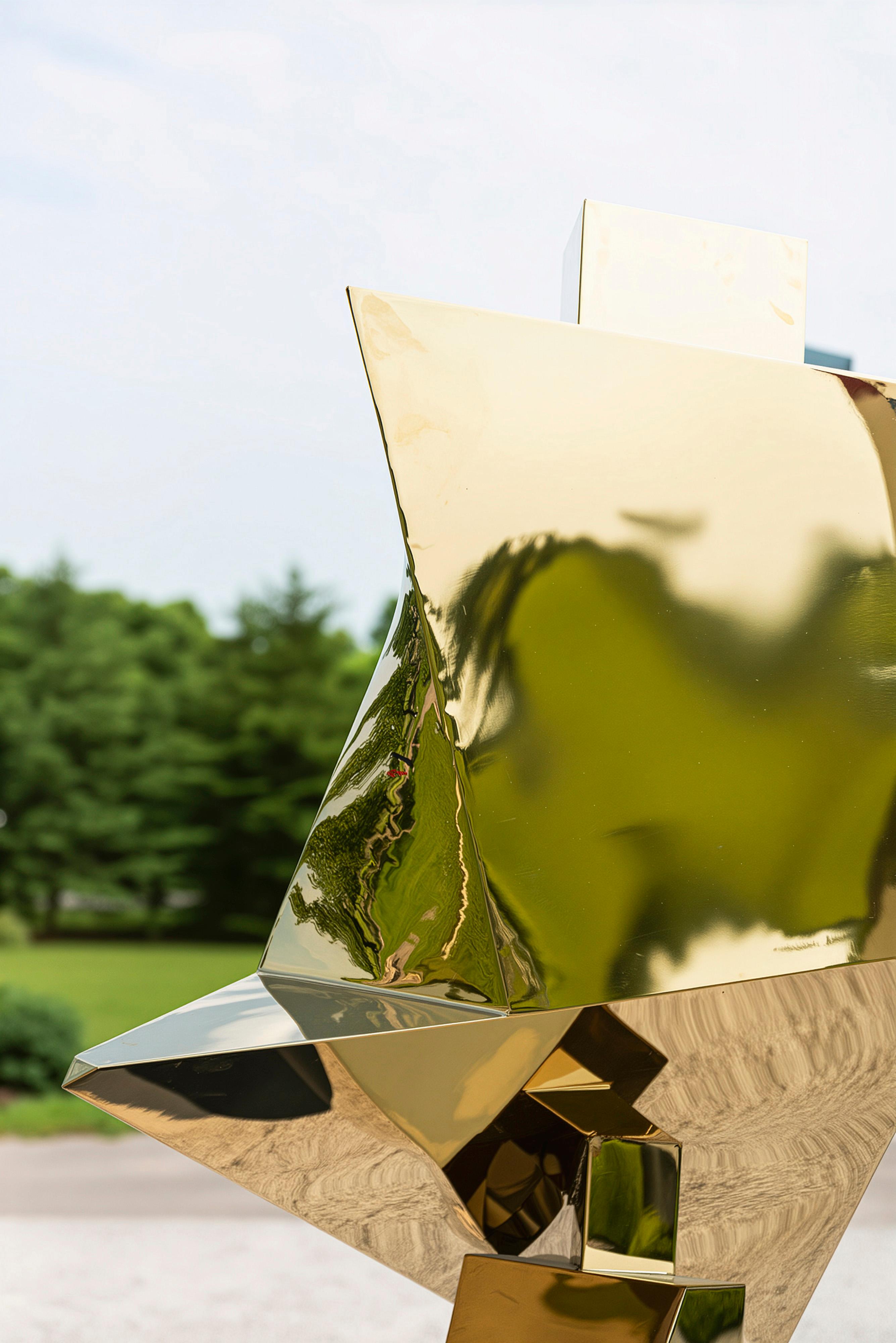 Questa scultura astratta contemporanea è stata realizzata in acciaio inossidabile e dipinta d'oro.

Questa imponente scultura monumentale di Viktor Mitic è stata forgiata in acciaio inossidabile e dipinta con oro 24 carati. Molto apprezzato per il