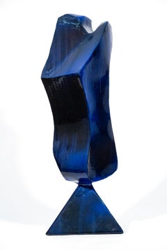 Variante Monocromática Azul Marino - escultura abstracta, contemporánea y pintada de acero inoxidable