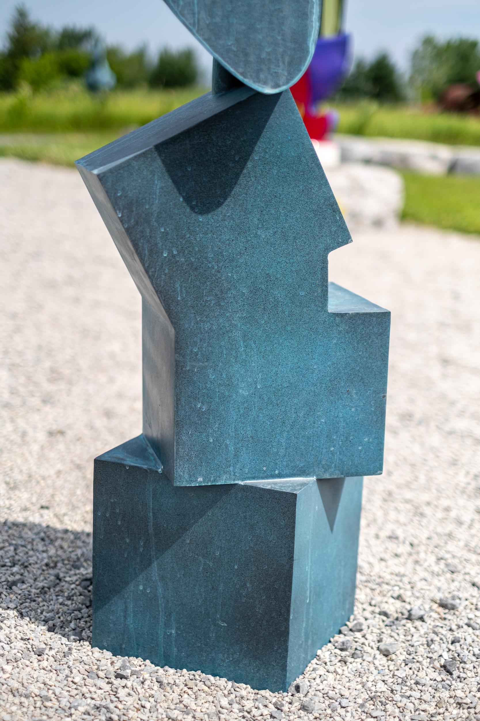 Titan - zeitgenössisch, abstrakt, Totem, Bronze, Skulptur für den Außenbereich im Angebot 2