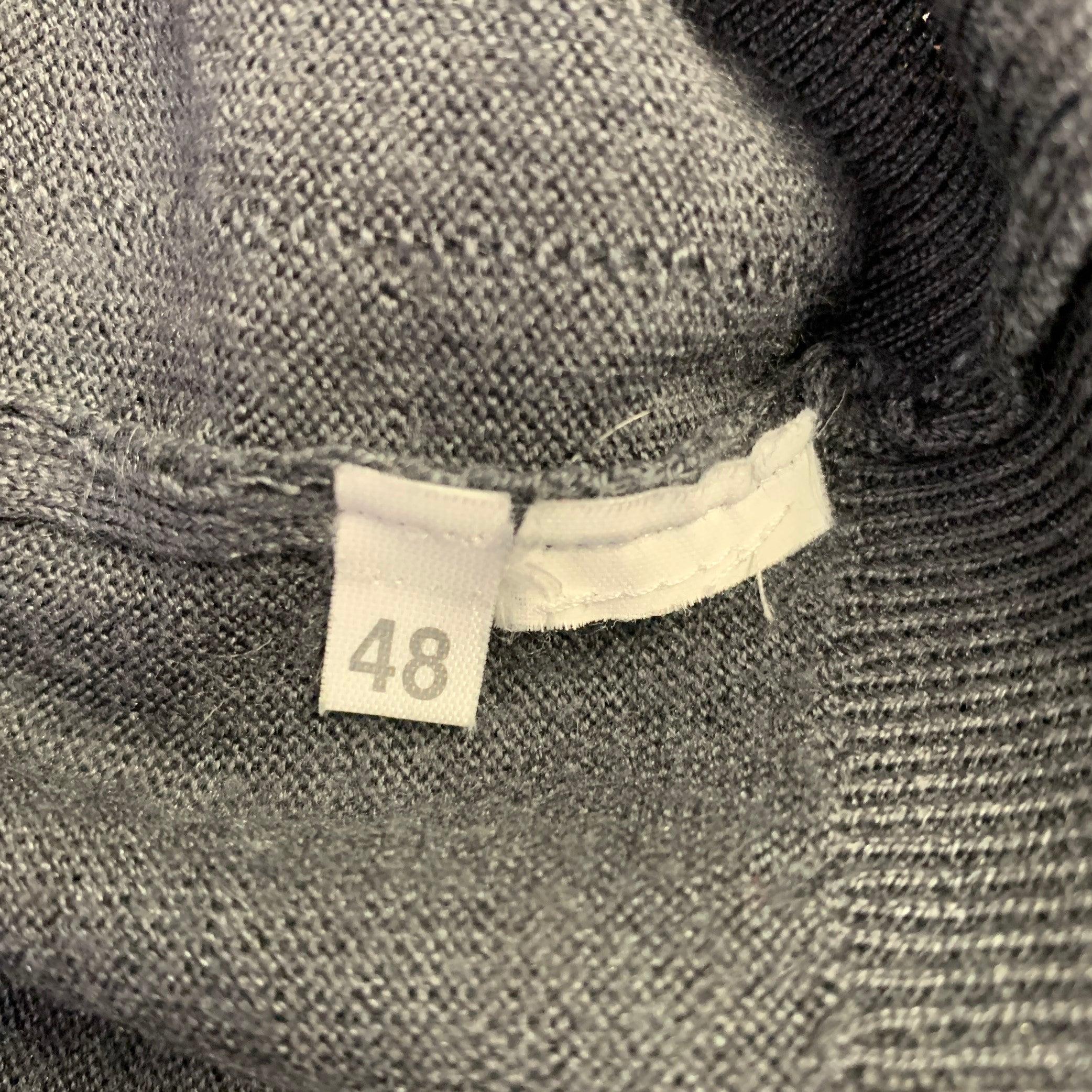VIKTOR & ROLF Size M Grey Knit V-Neck Pullover For Sale 5