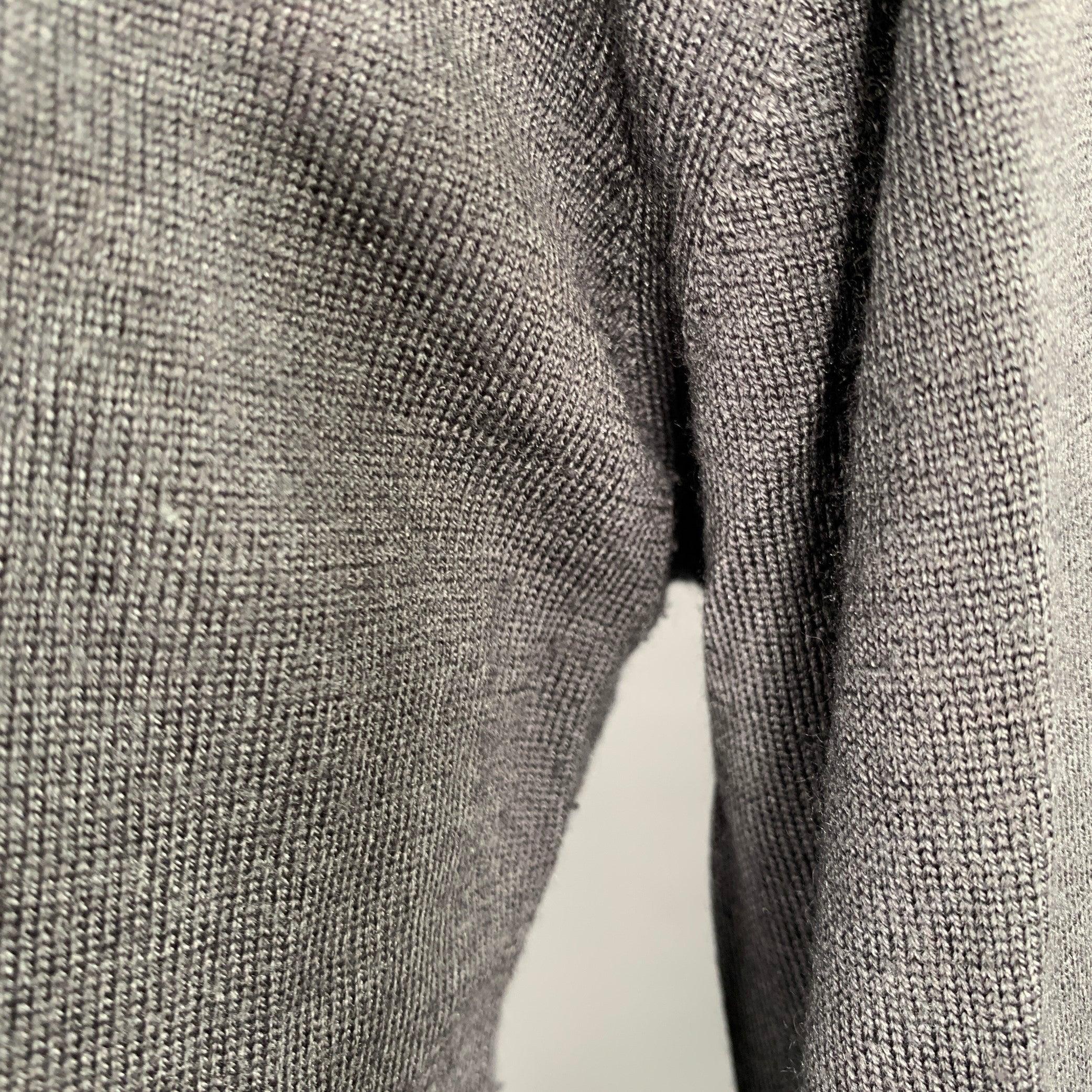 VIKTOR & ROLF Size M Grey Knit V-Neck Pullover For Sale 1
