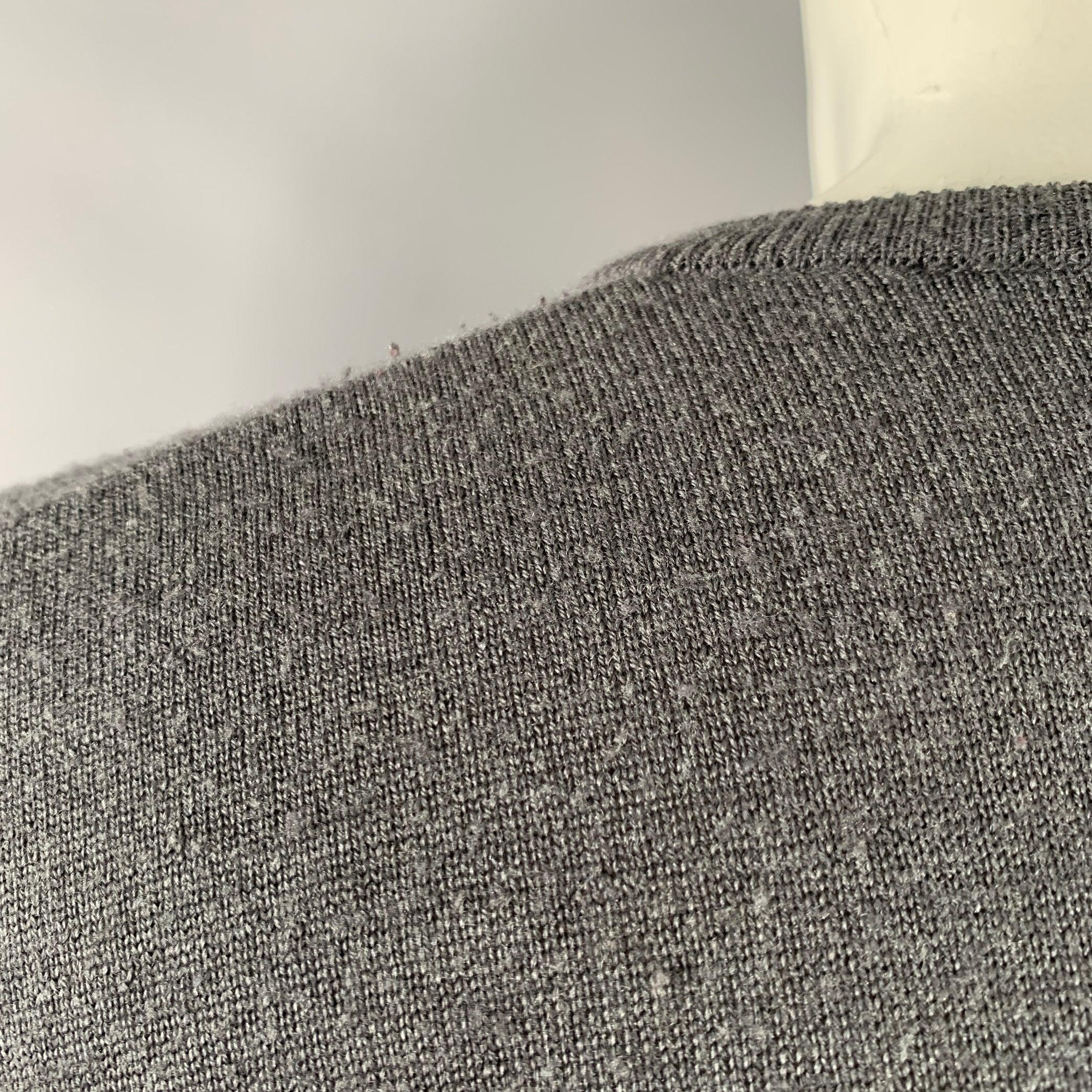 VIKTOR & ROLF Size M Grey Knit V-Neck Pullover For Sale 2