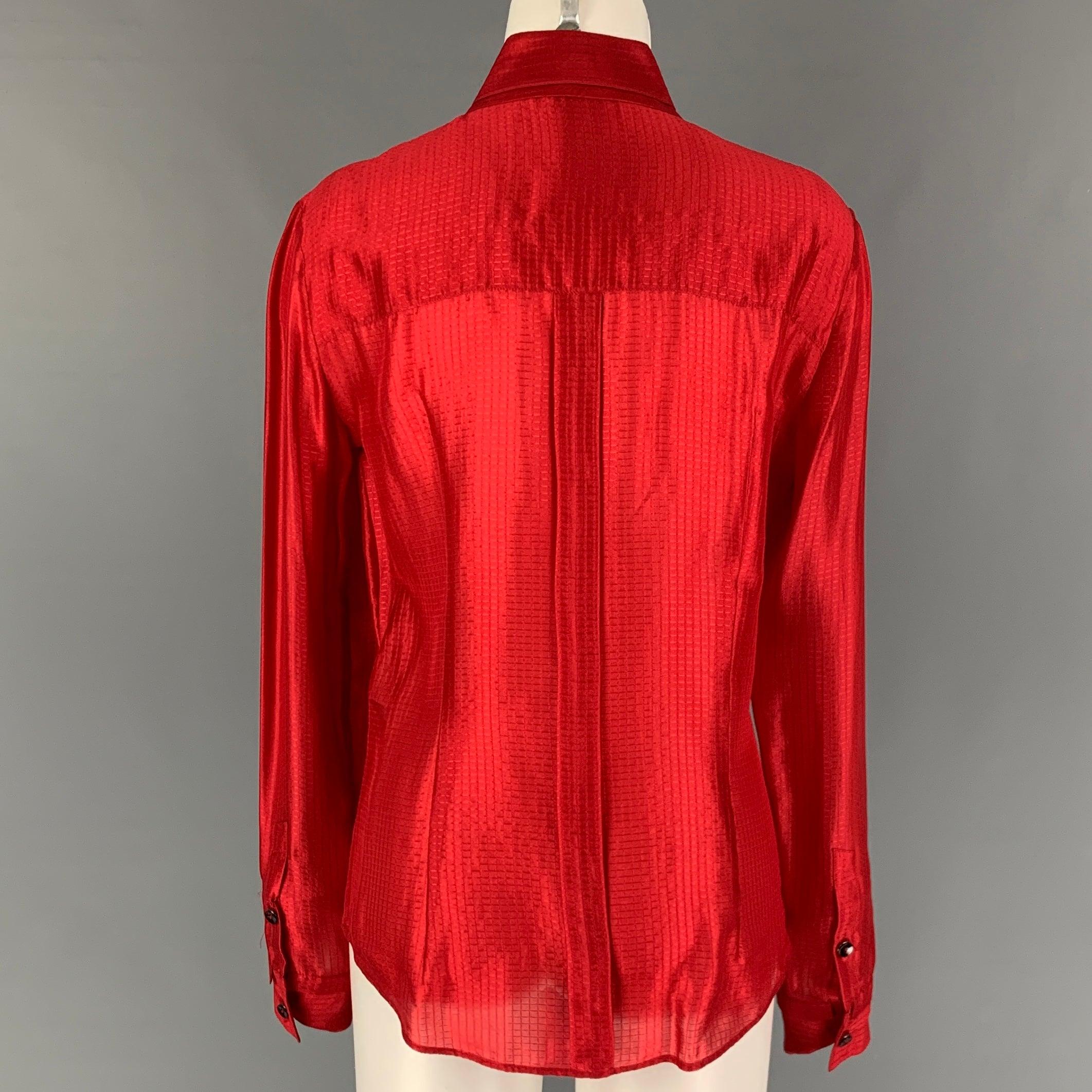 VIKTOR & ROLF Size M Red Silk Textured Button Up Shirt In Good Condition For Sale In San Francisco, CA