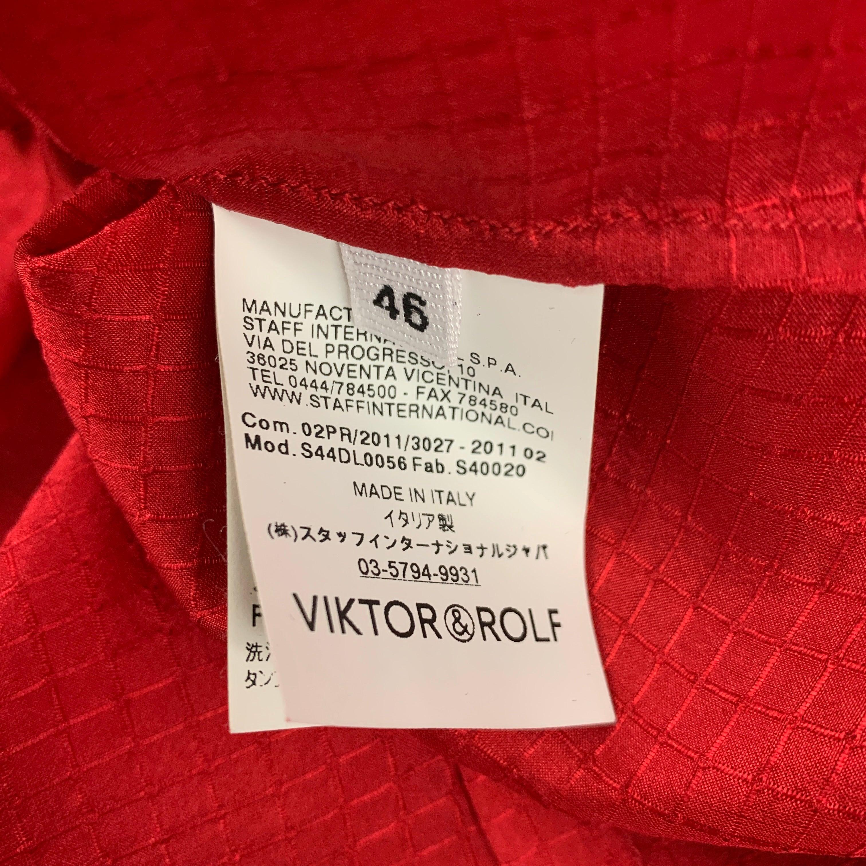 VIKTOR & ROLF Size M Red Silk Textured Button Up Shirt For Sale 1