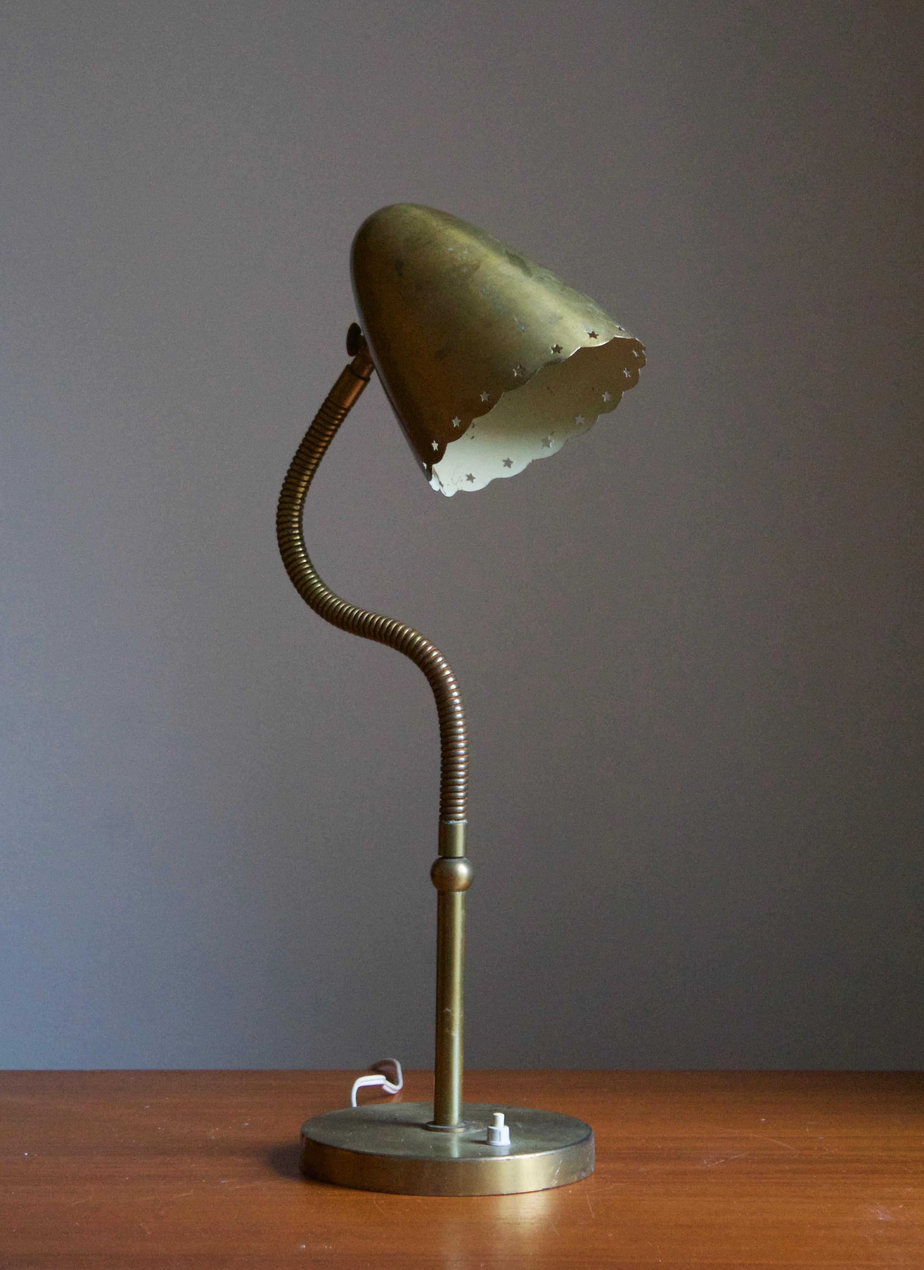 Scandinavian Modern Vilhelm Lauritzen, Attribution, Adjustable Table Lamp, Brass, Denmark, 1940s