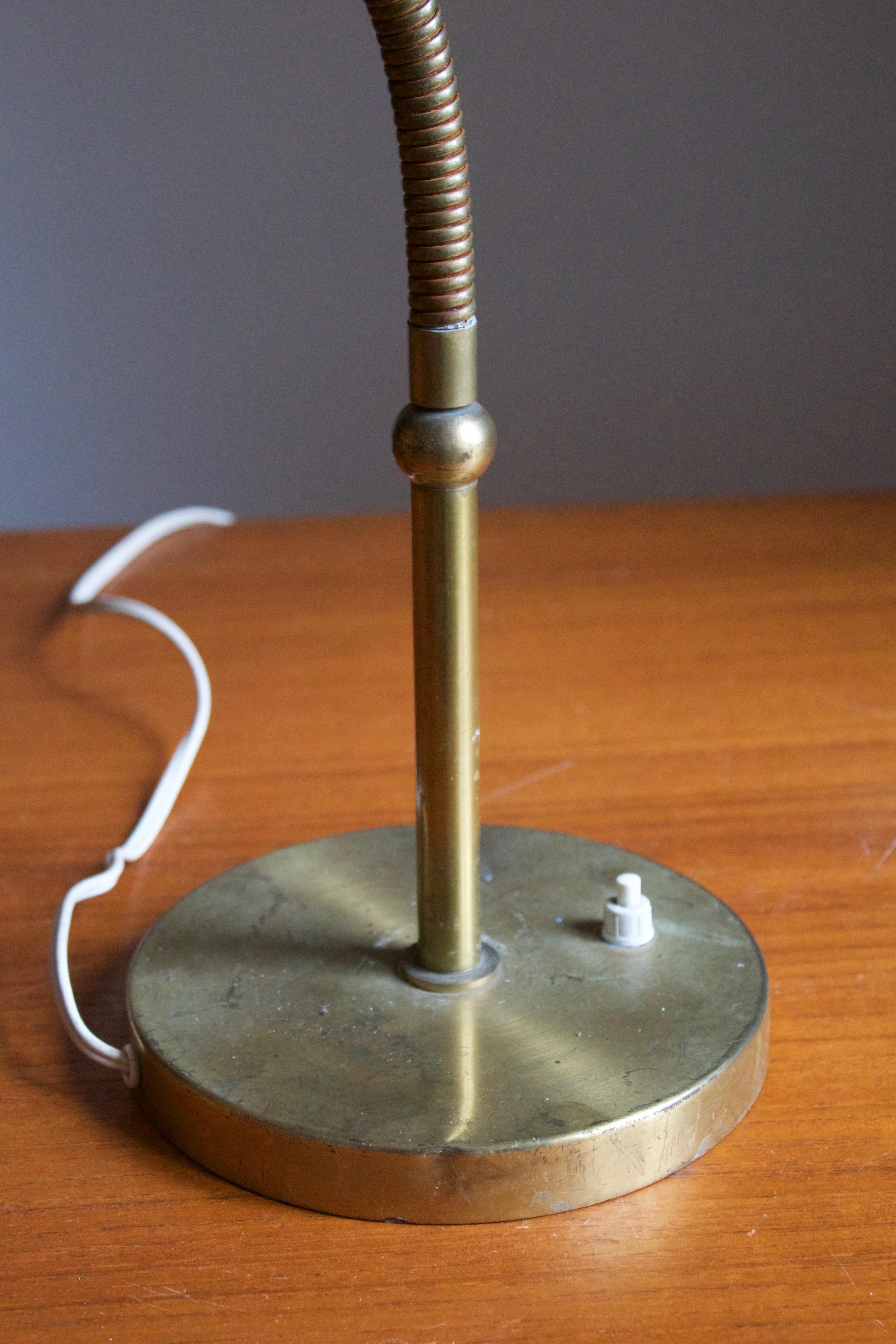 Mid-20th Century Vilhelm Lauritzen, Attribution, Adjustable Table Lamp, Brass, Denmark, 1940s