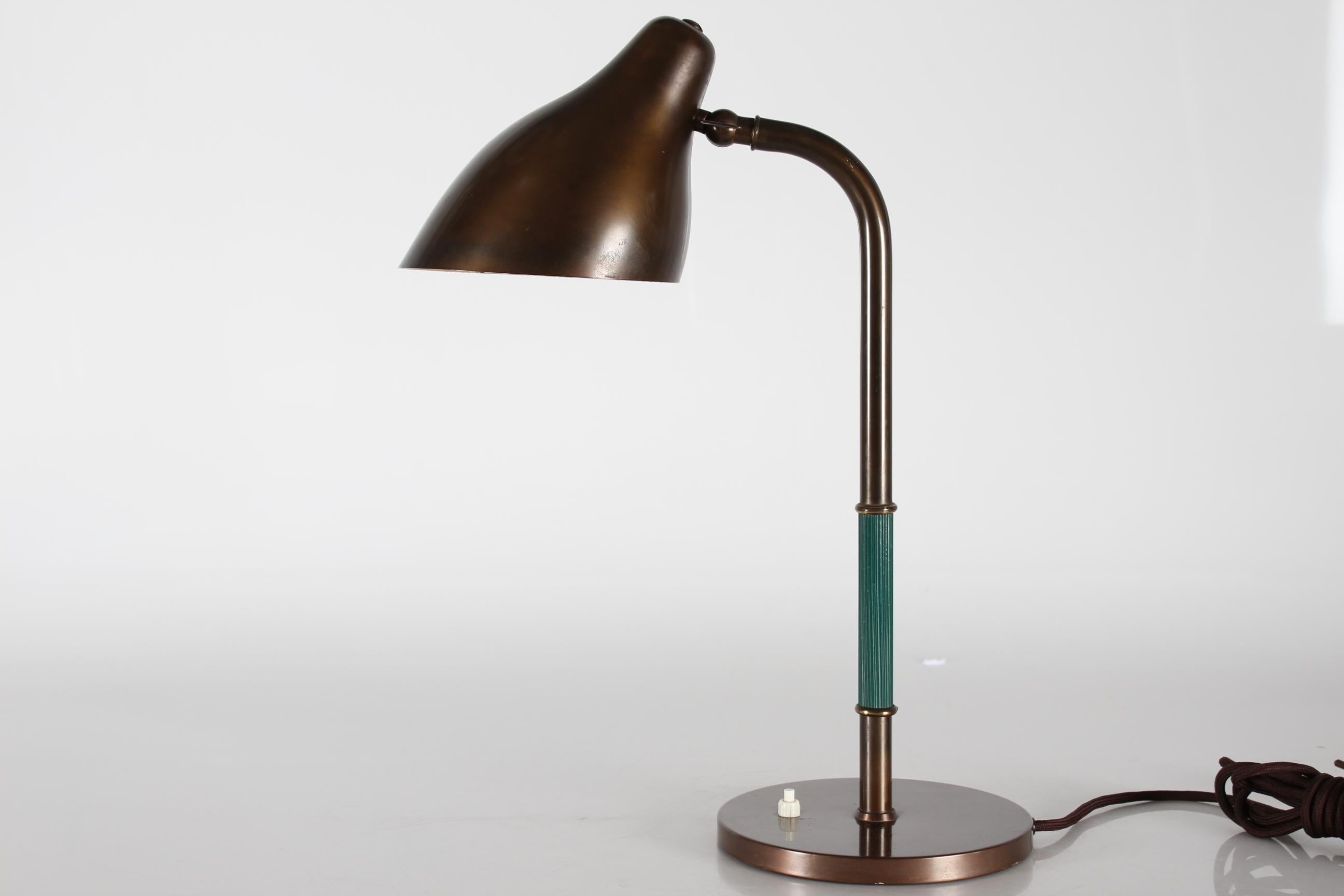Vilhelm Lauritzen Flexible Desk Lamp of Brass with Patina by Lyfa Denmark 1940s For Sale 13