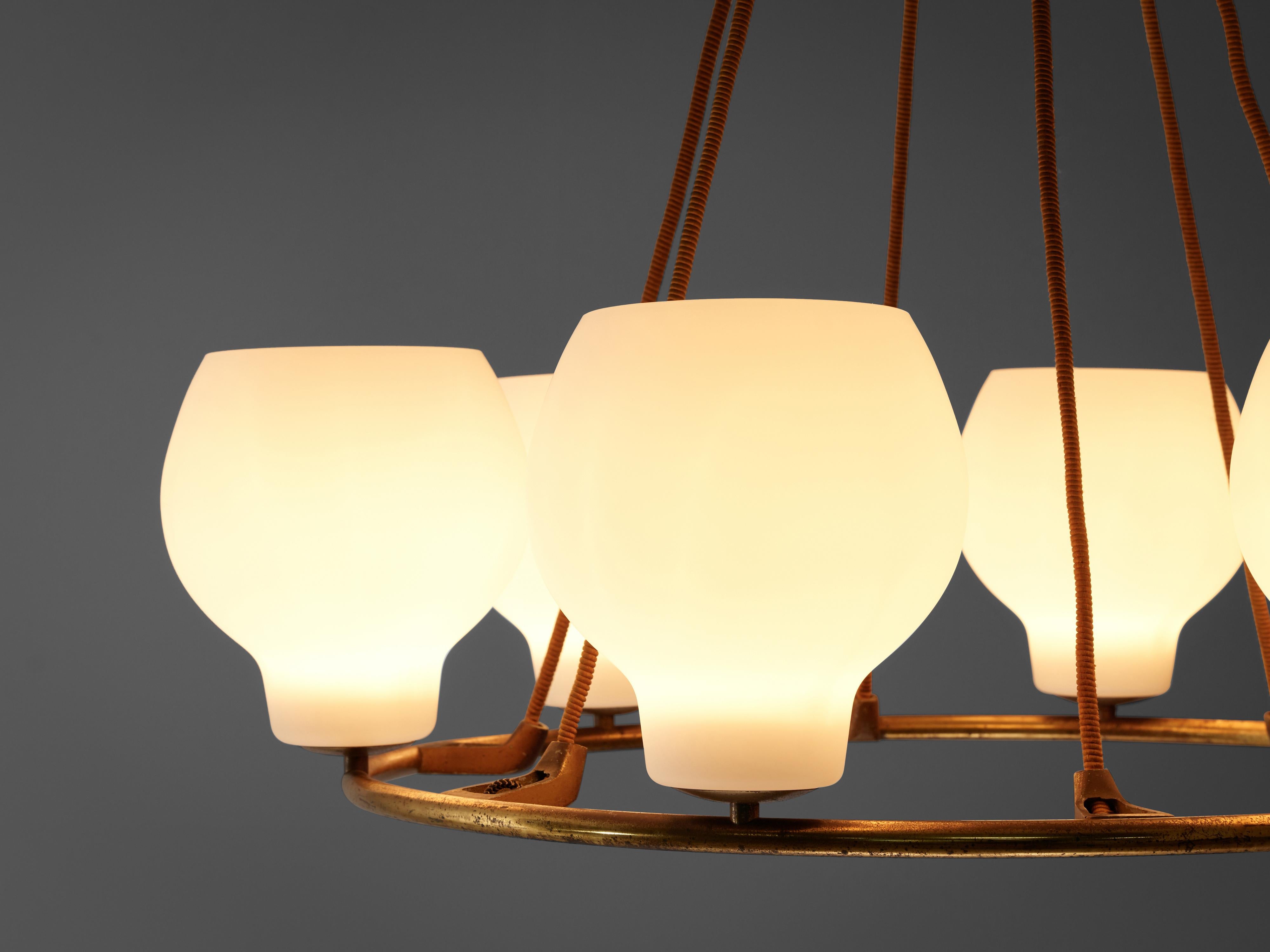 Mid-20th Century Vilhelm Lauritzen Large Round Chandelier in Brass and Opaline Glass