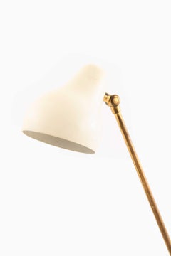 Vilhelm Lauritzen Table Lamp in Brass and Lacquer by Louis Poulsen, 1950s