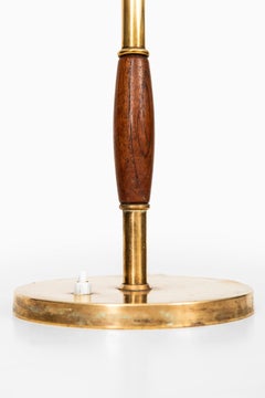 Vilhelm Lauritzen Tischlampe, hergestellt von Louis Poulsen in Dänemark