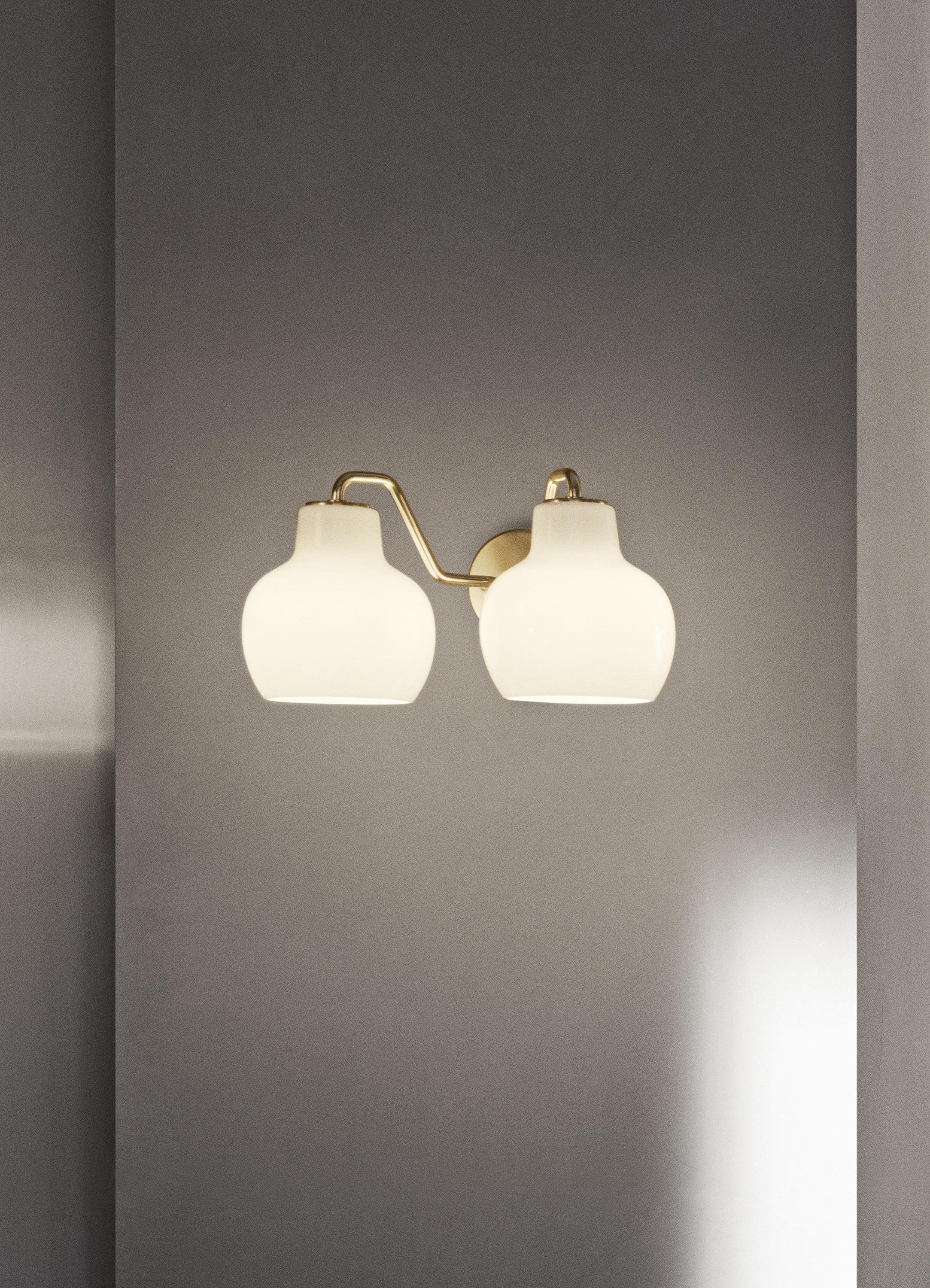 Scandinavian Modern Vilhelm Lauritzen VL-2 Brass and Glass Wall Lamp for Louis Poulsen For Sale