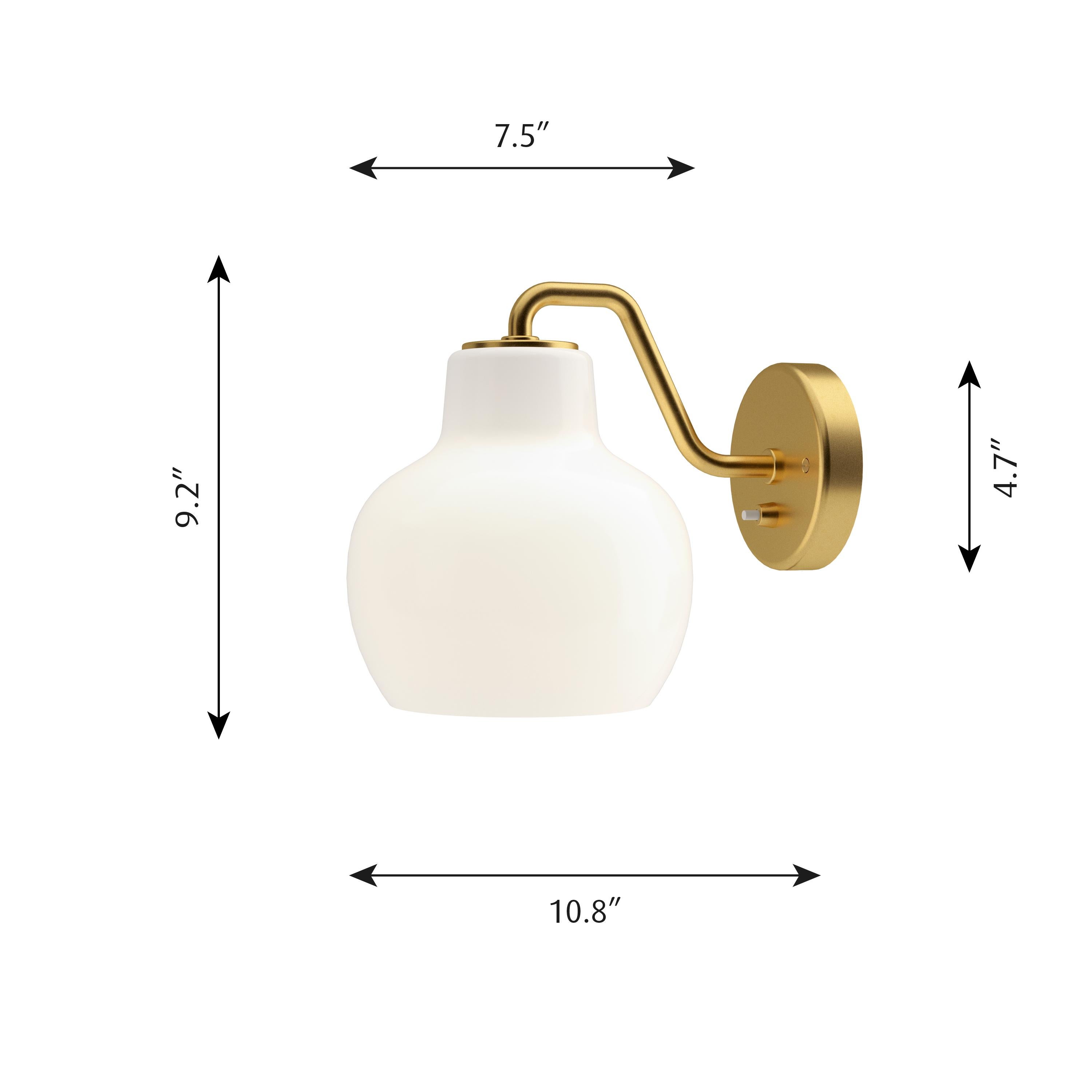 Vilhelm Lauritzen VL-2 Brass and Glass Wall Lamp for Louis Poulsen In New Condition For Sale In Glendale, CA