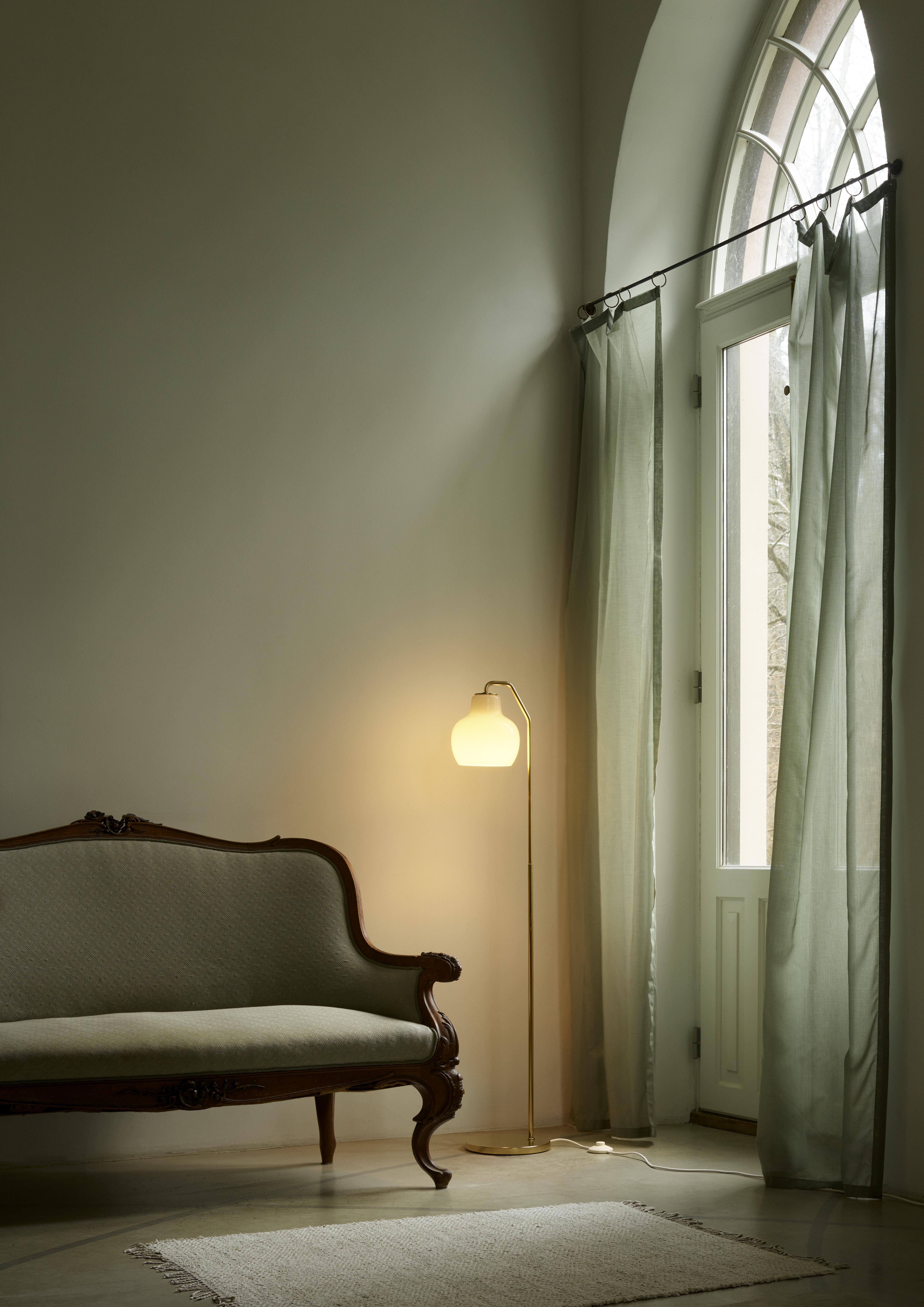 Vilhelm Lauritzen Lámpara de pie 'VL Ring Crown' para Louis Poulsen Escandinavo moderno en venta