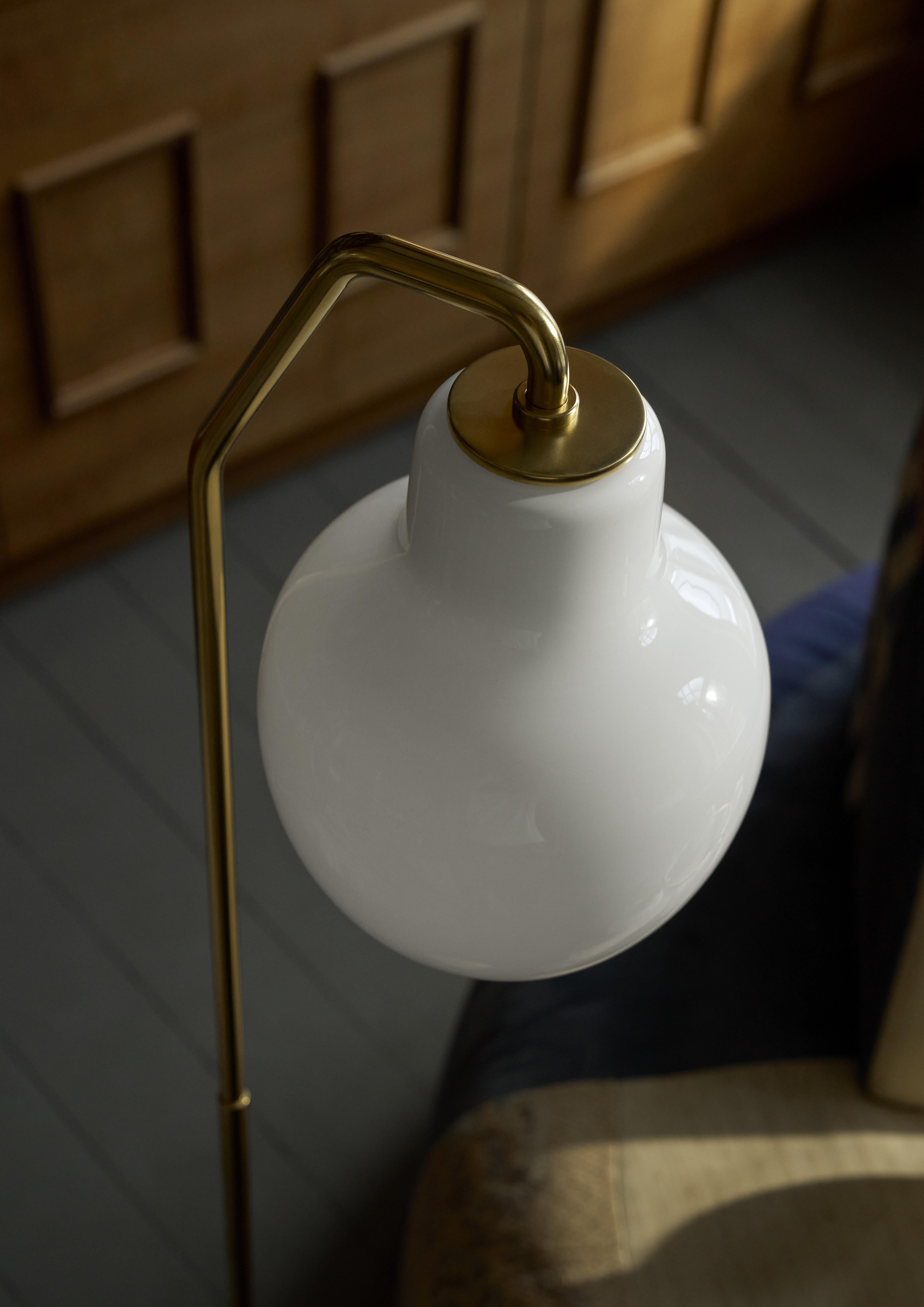 Vilhelm Lauritzen Lámpara de pie 'VL Ring Crown' para Louis Poulsen en Nuevo estado para la venta en Glendale, CA