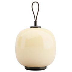 Lampada da tavolo portatile Radiohus 'VL45' di Vilhelm Lauritzen in vetro giallo pallido