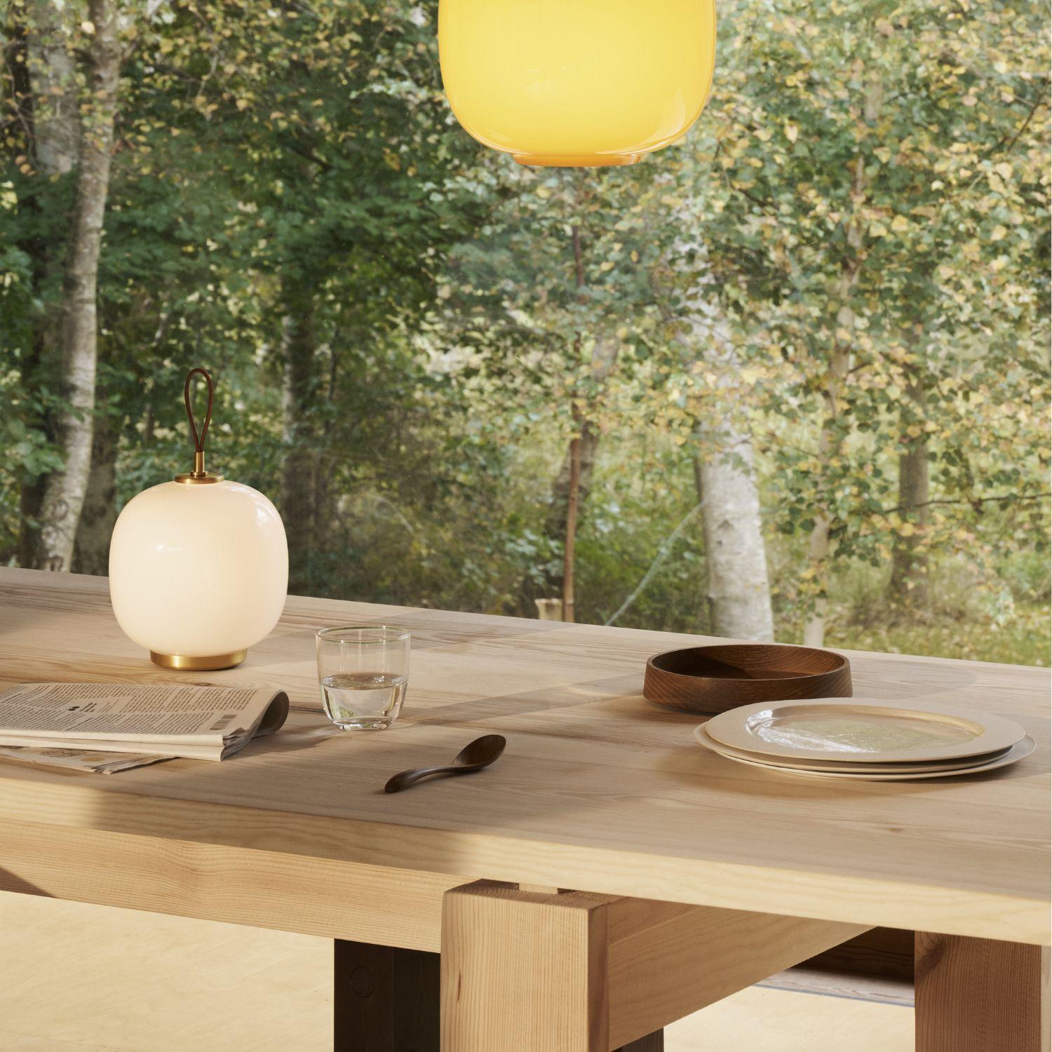 Brossé Lampe de bureau Radiohus en verre jaune pâle Vilhelm Lauritzen 'VL45' en vente
