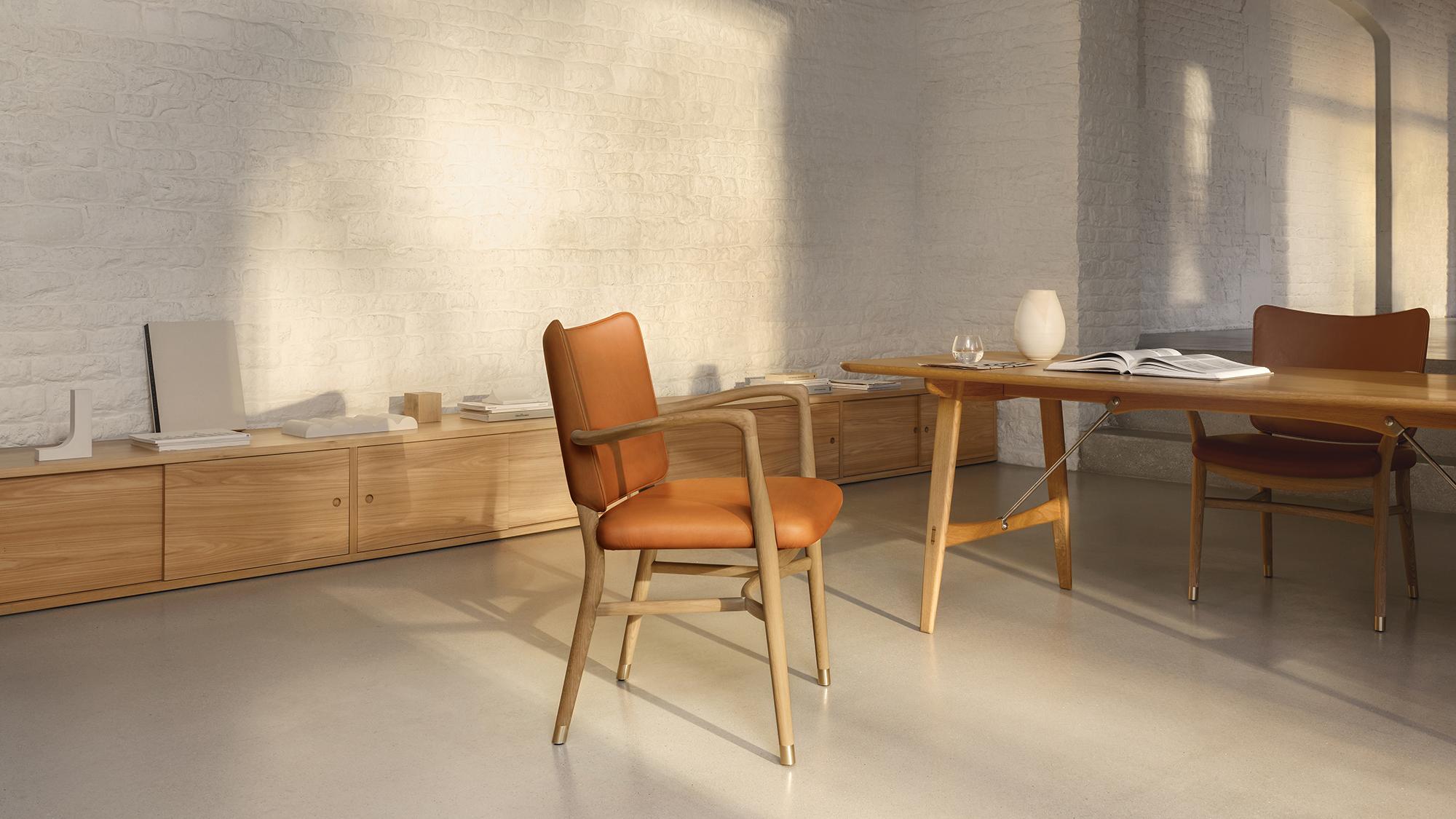 Danish Vilhelm Lauritzen 'VLA61' Chair in Oak Oil and Leather for Carl Hansen & Son For Sale