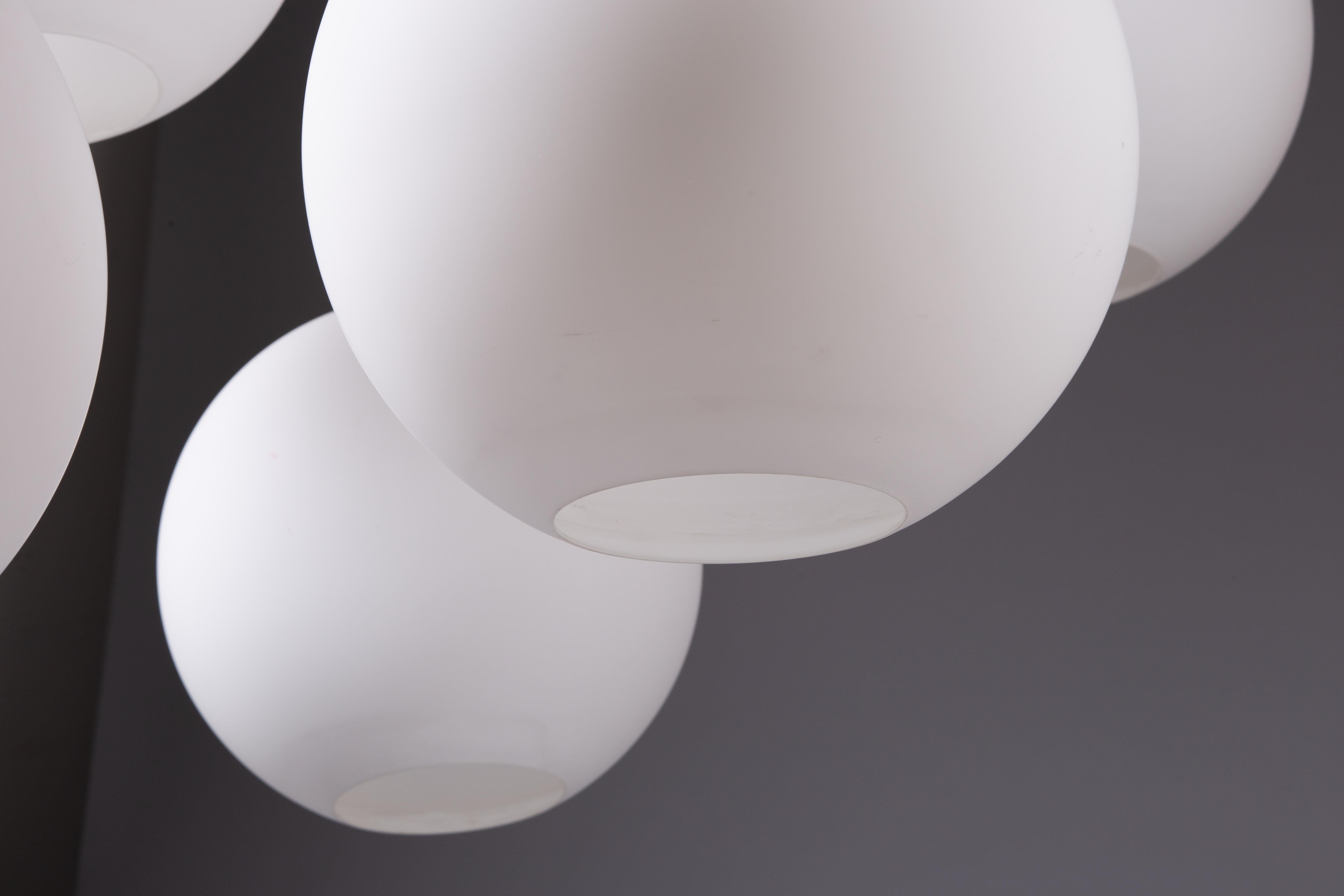 Vilhelm Wohlert, set of 5 opaline glass Satellite pendant lamp for Louis Poulsen in vendita 1