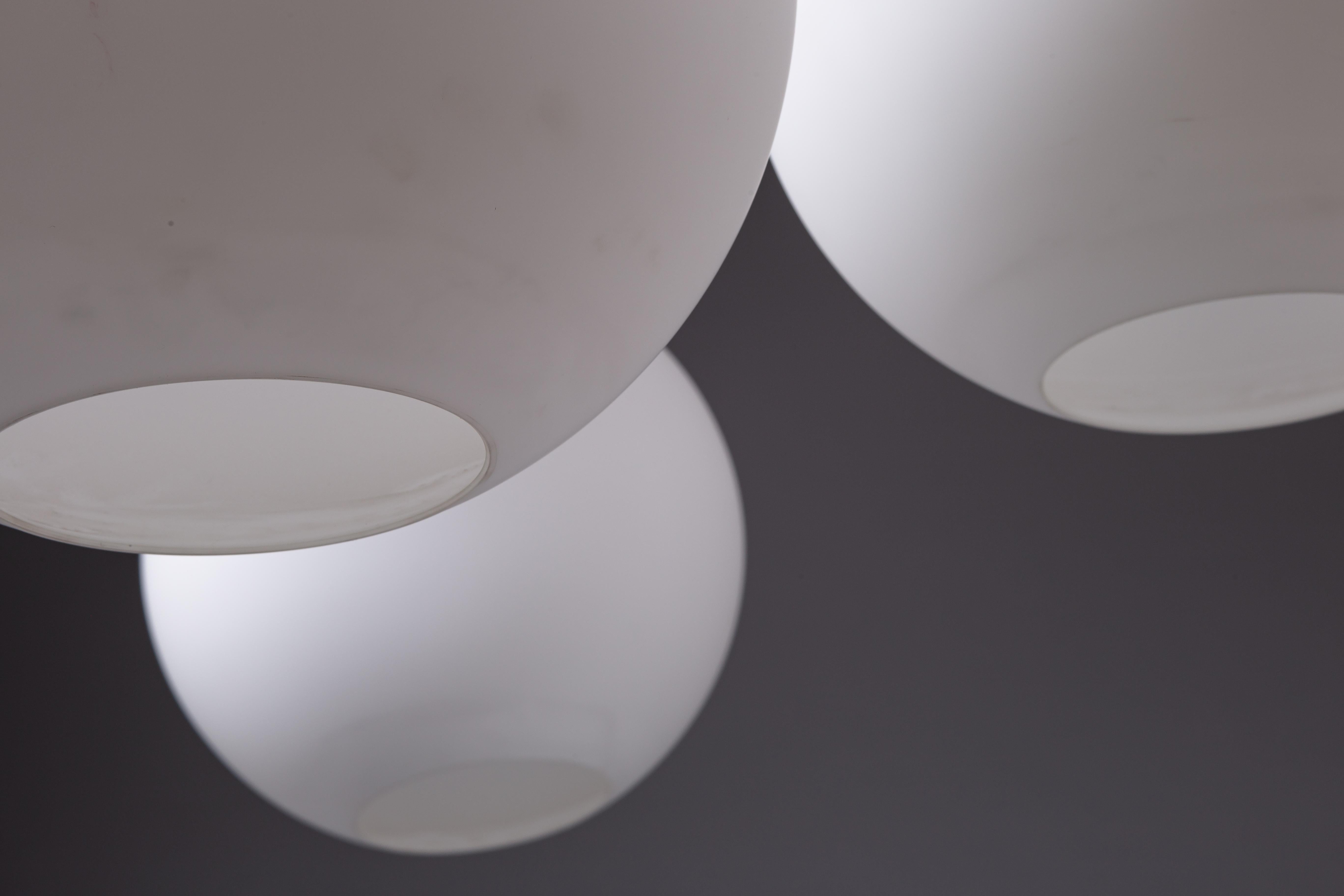 Vilhelm Wohlert, set of 5 opaline glass Satellite pendant lamp for Louis Poulsen in vendita 2
