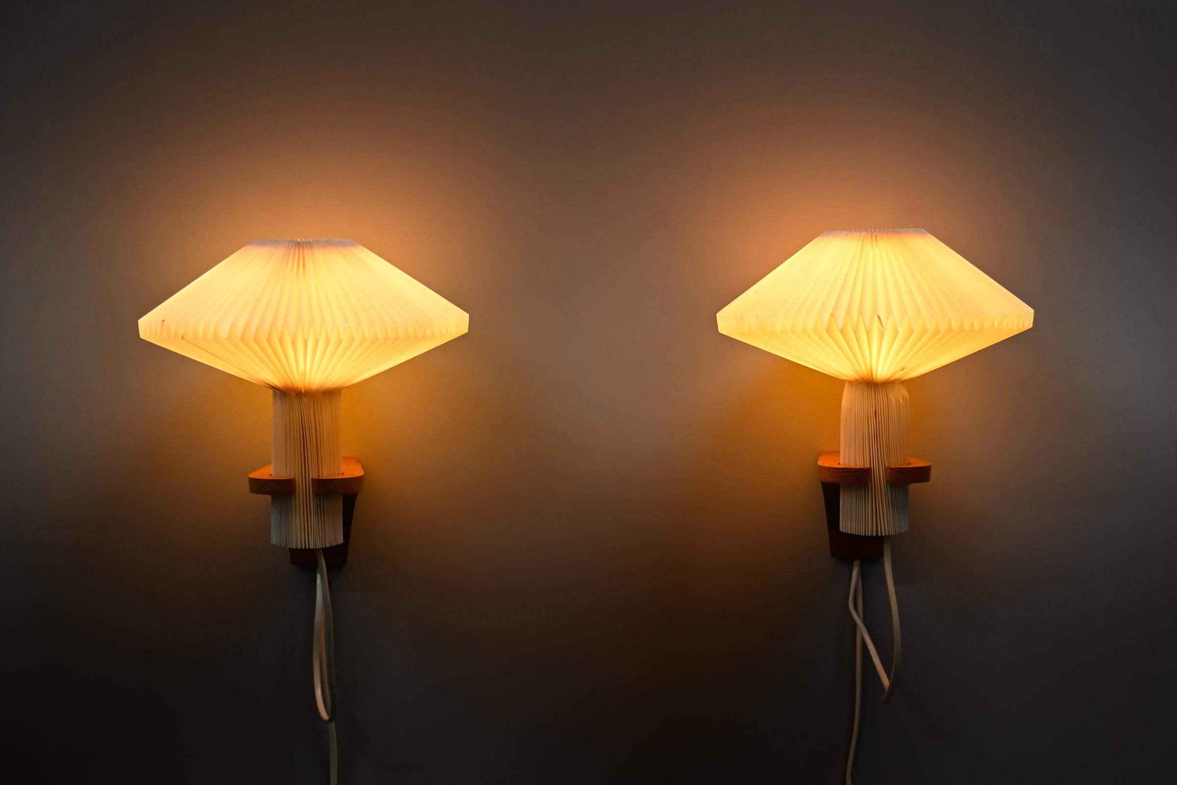 Mid-20th Century Vilhelm Wohlert wall lamp Oak and Acrylic shade for Le Klint, Denmark 1950s