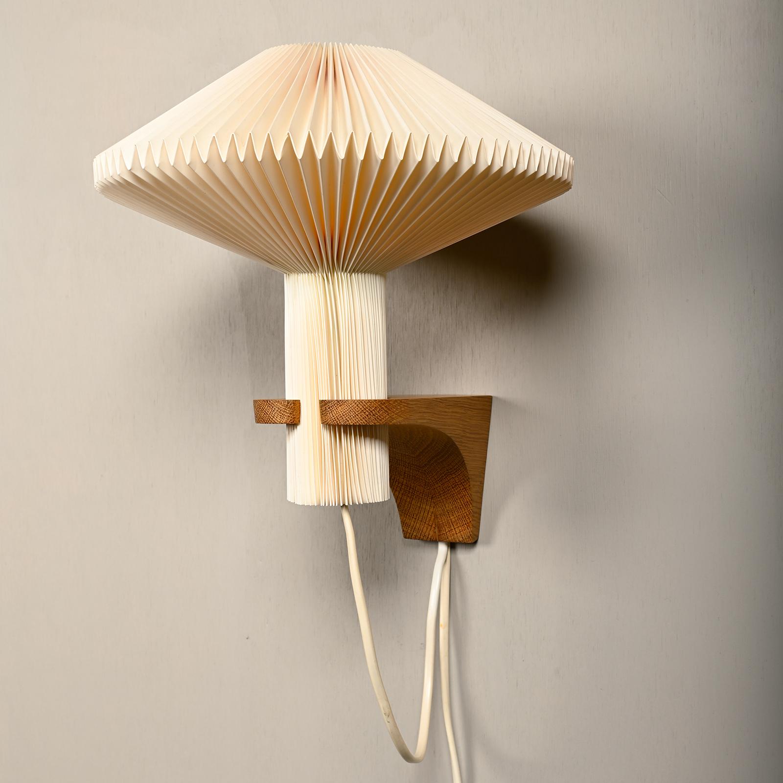 Vilhelm Wohlert wall lamp Oak and Acrylic shade for Le Klint, Denmark 1950s 1