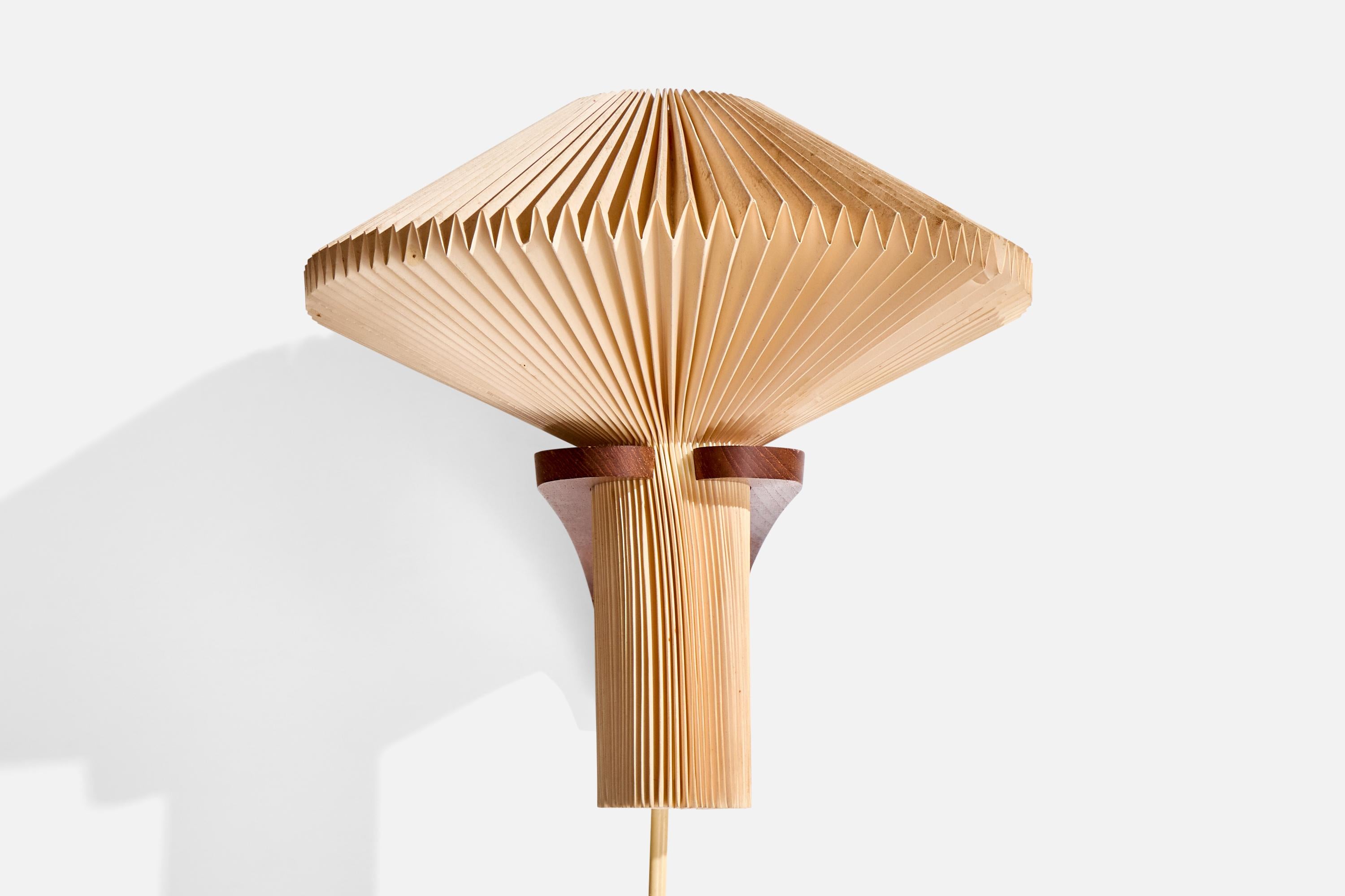 Vilhelm Wohlert, Wandleuchte, Holz, Papier, Dänemark, 1950er Jahre (Moderne der Mitte des Jahrhunderts) im Angebot