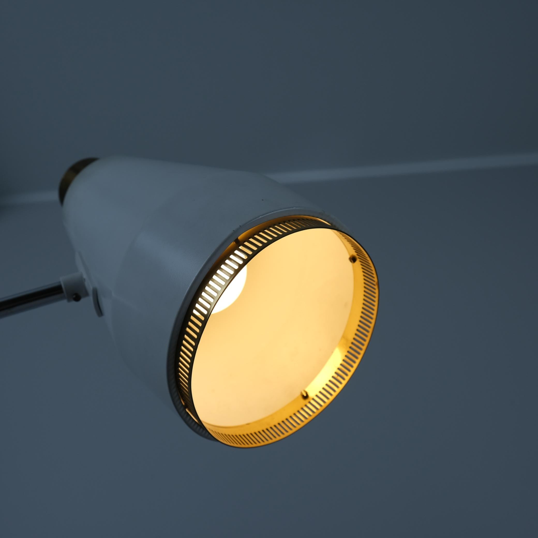 Lampadaire H801 de Viljo Hirvonen en cuir, laiton et métal, Valaistustyö, années 1950 en vente 1