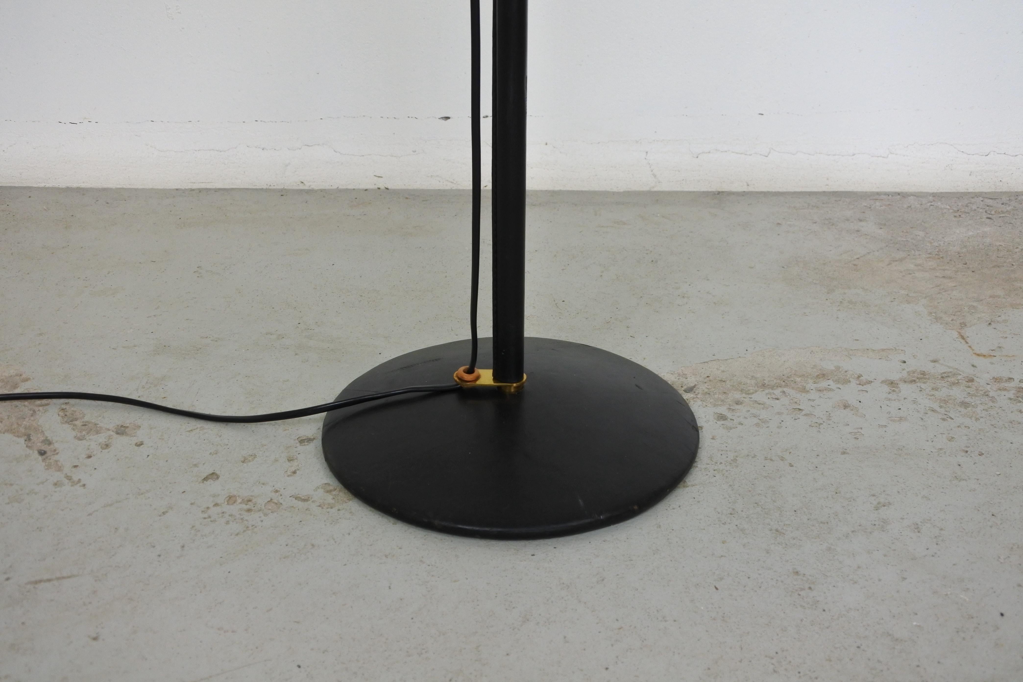 Viljo Hirvonen & Valaistustyö Adjustable Floor Lamp, Leather & Brass, 1960s For Sale 7