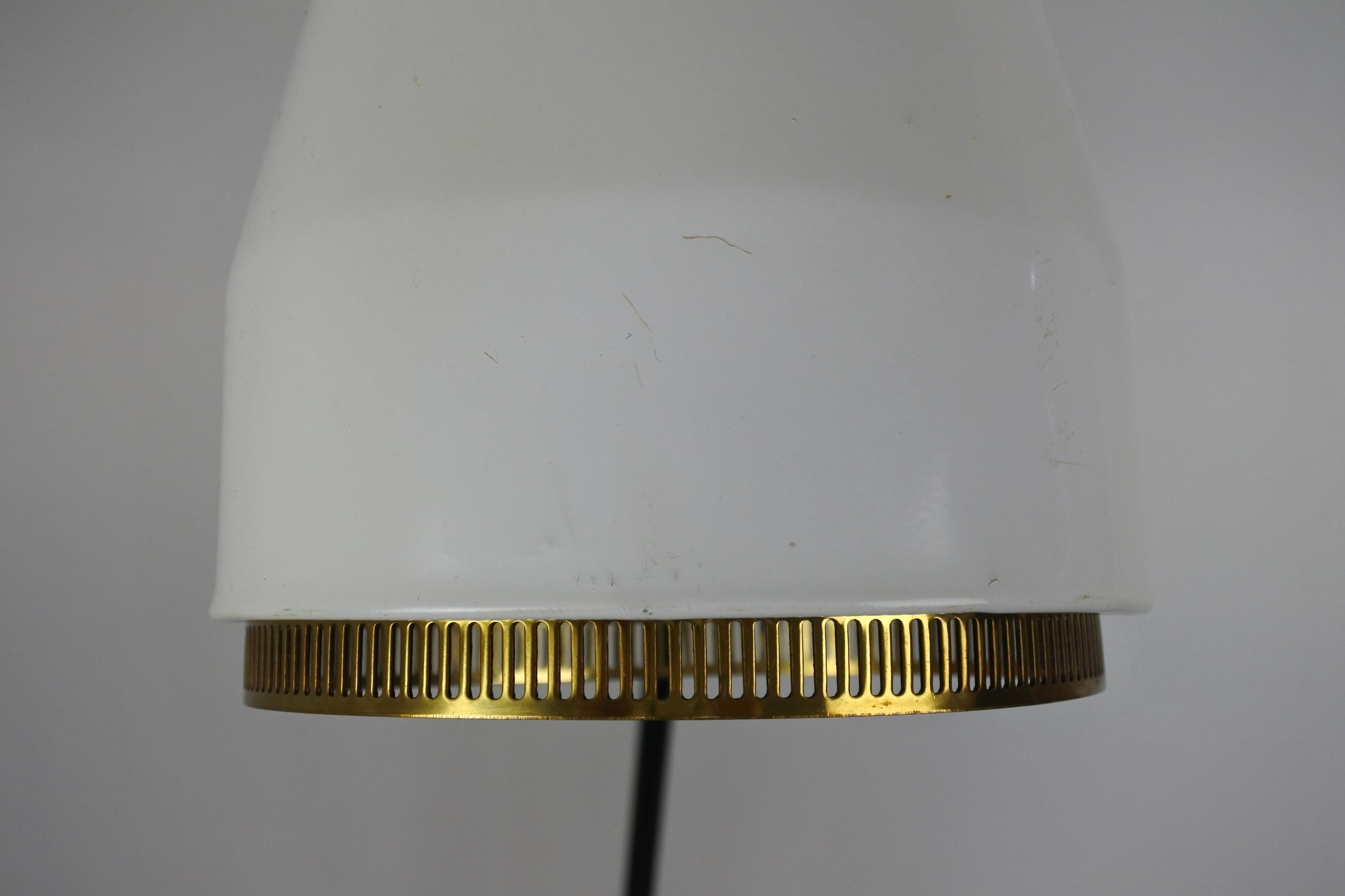 Viljo Hirvonen & Valaistustyö Adjustable Floor Lamp, Leather & Brass, 1960s For Sale 10