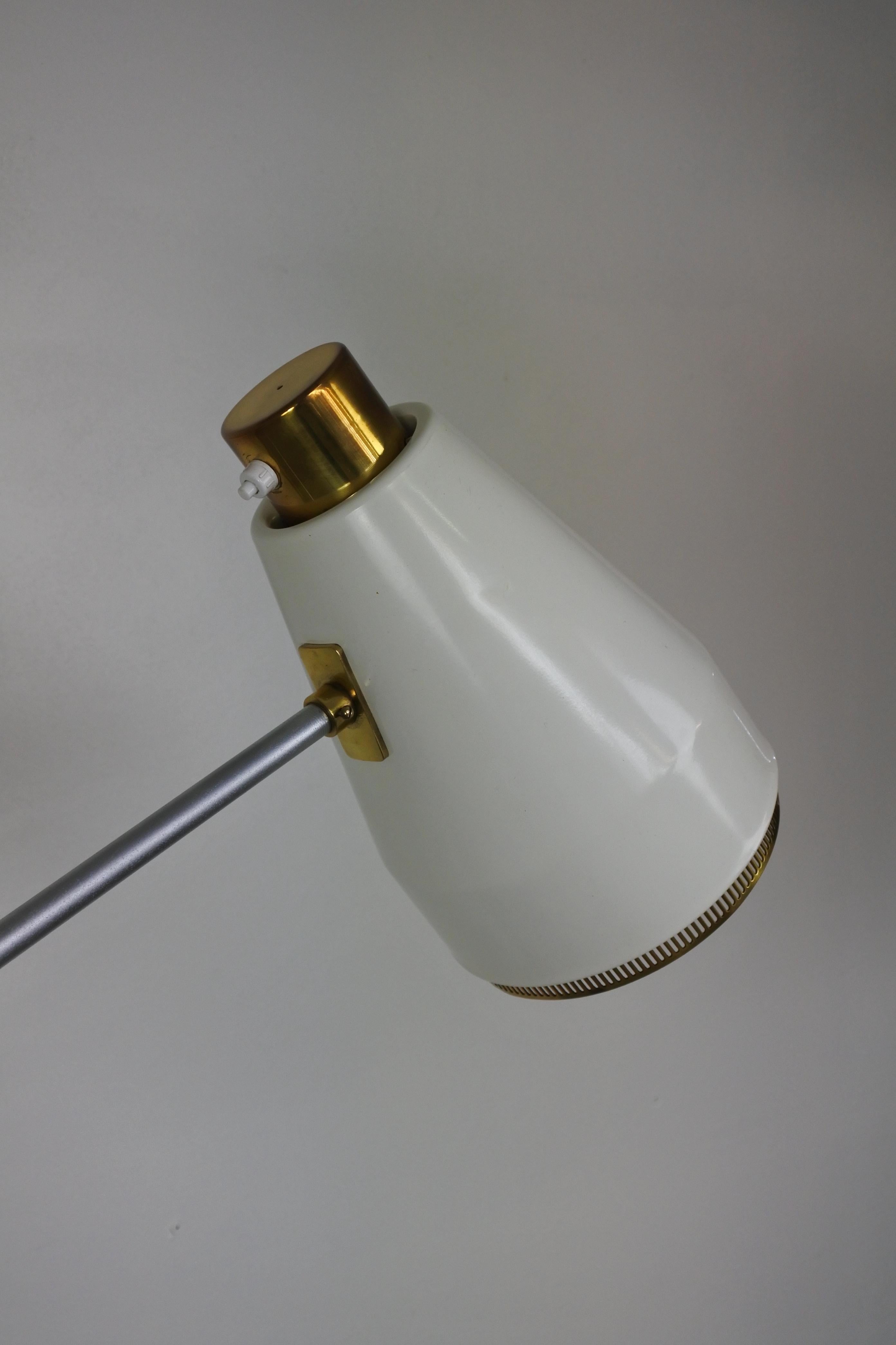 Lacquered Viljo Hirvonen & Valaistustyö Adjustable Floor Lamp, Leather & Brass, 1960s For Sale