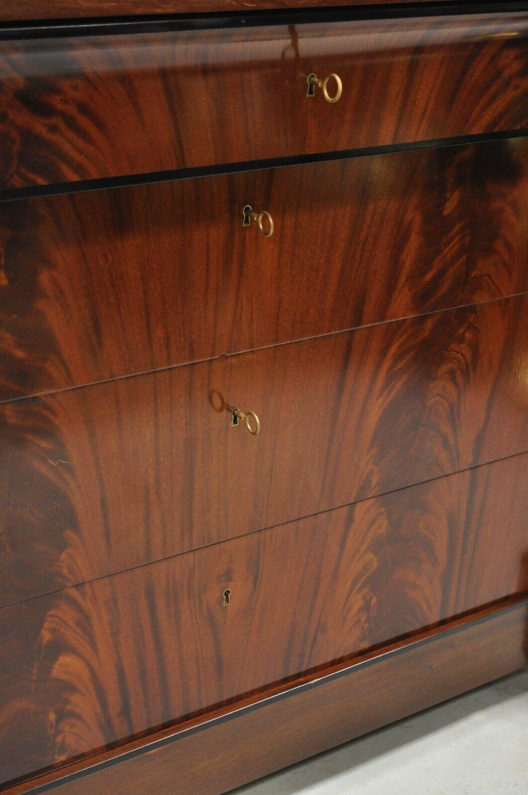 Villa Garnelo Crotch Mahogany Empire Style 4 Drawer Commode Dresser In Good Condition For Sale In Philadelphia, PA