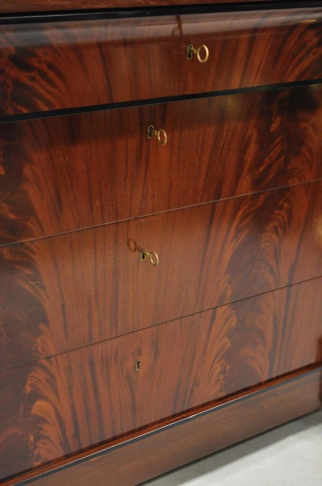 Villa Garnelo French Empire Style Crotch Mahogany 4 Drawer Commode Dresser Chest In Good Condition For Sale In Philadelphia, PA