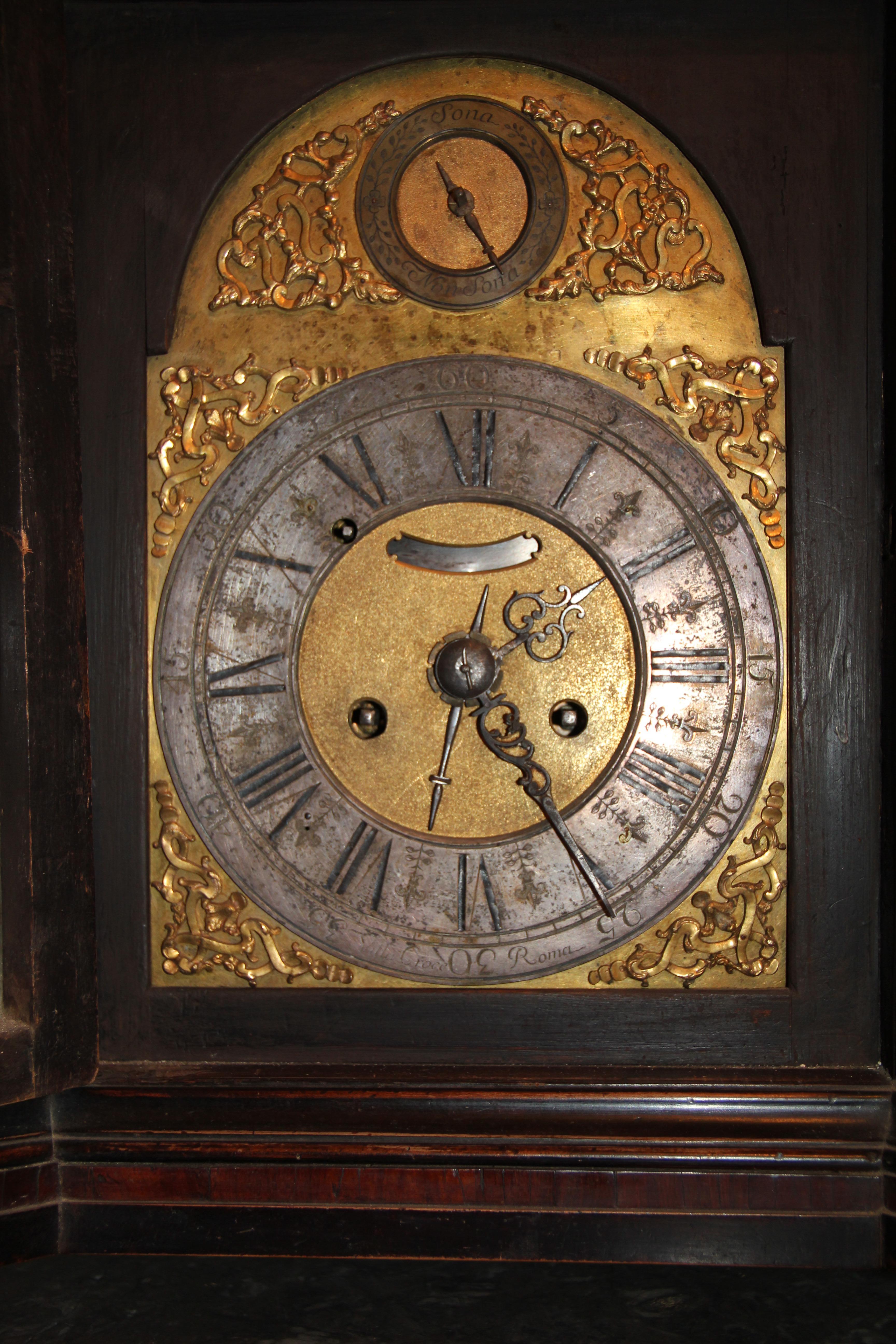 Italian Villacroce Clock 18th Century with Rosewood Veneer and Ebonized Wood