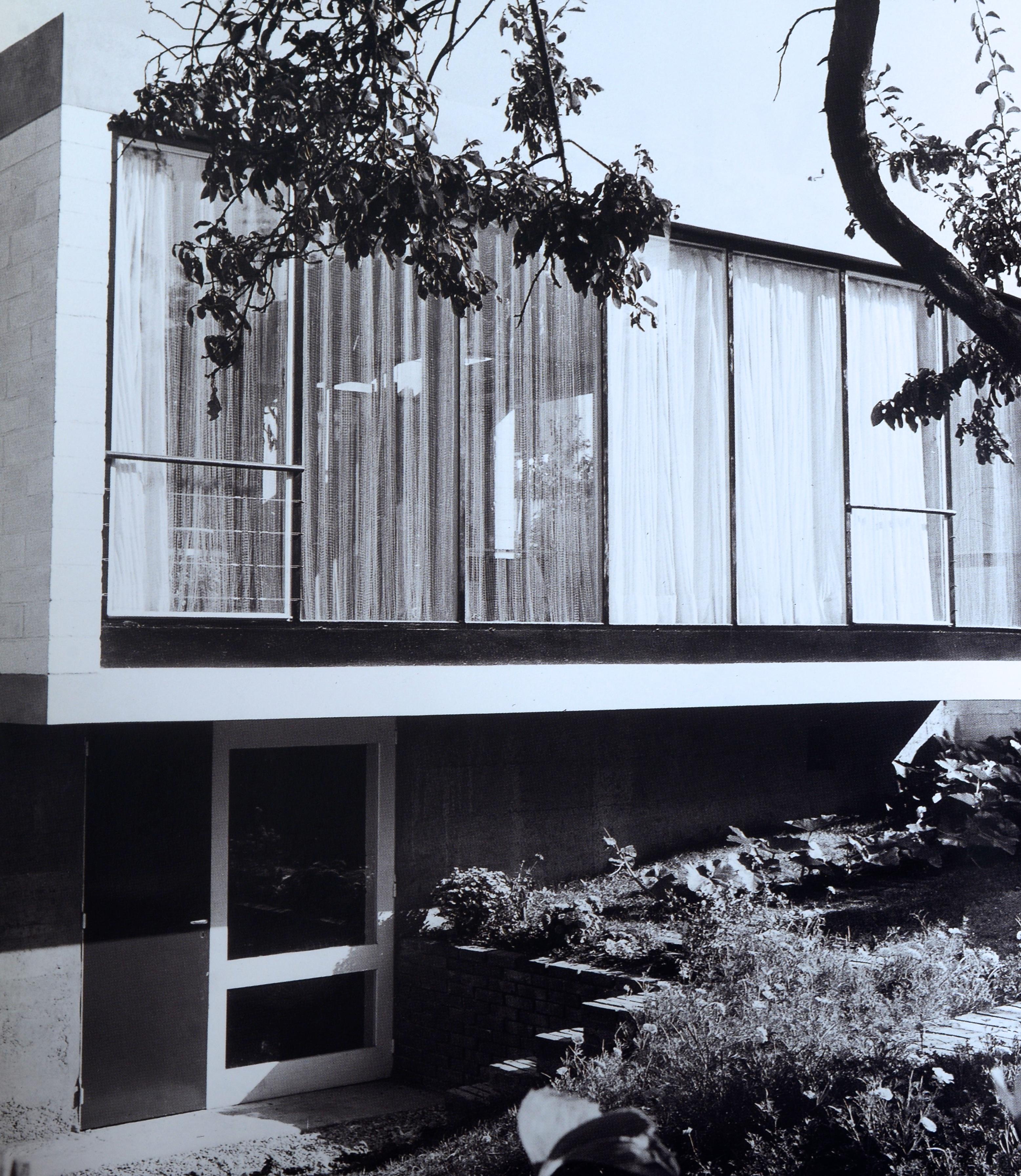 Villas 50 en France di Raphaelle Saint-Pierre, 1a Ed. Rara copertina rigida e difficile da trovare, con giacca di polvere. Editore, Norma, Parigi, Francia, 2005. In francese. 