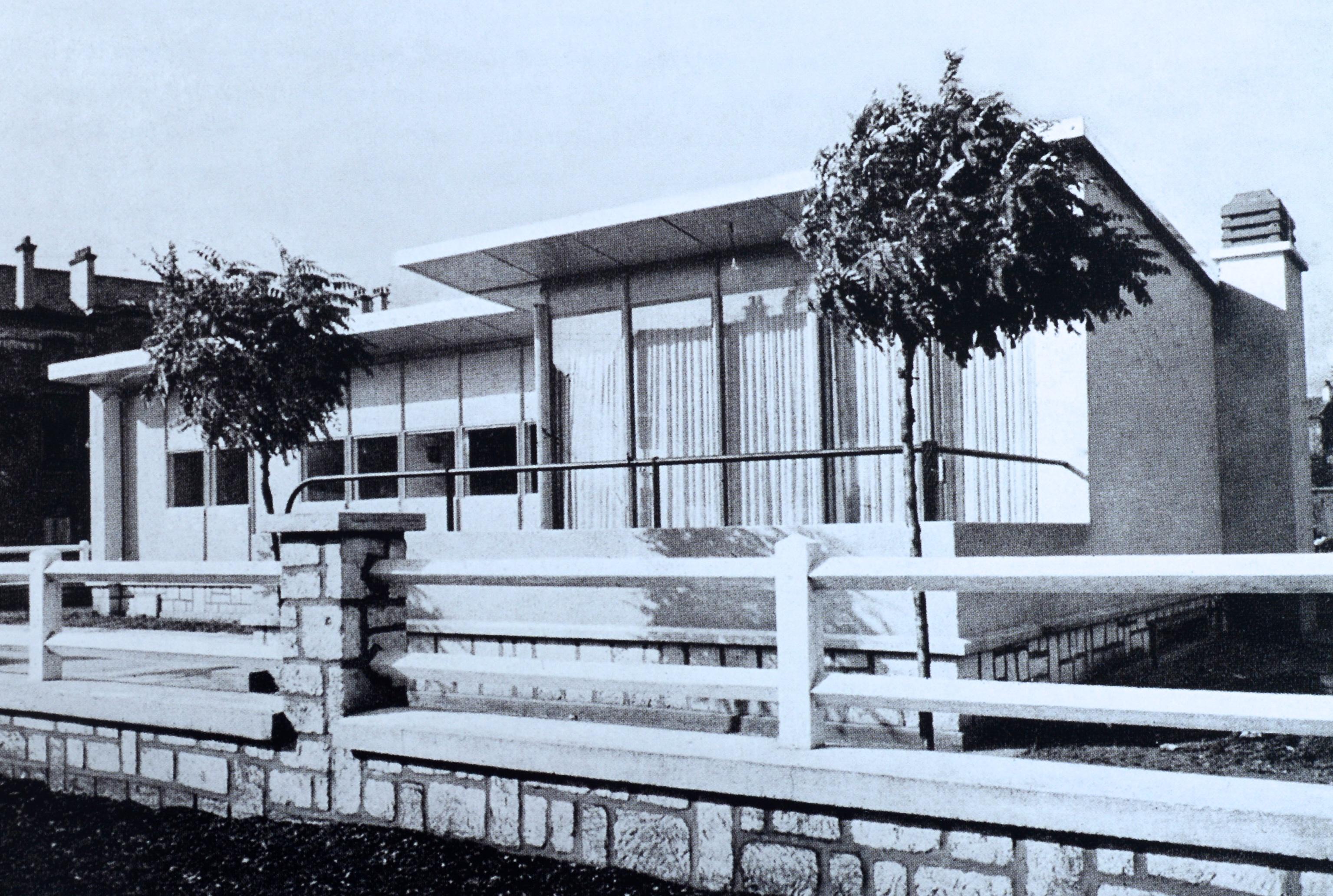 Villas 50 en France di Raphaelle Saint-Pierre, 1a edizione, raro e difficile da trovare In condizioni ottime in vendita a valatie, NY