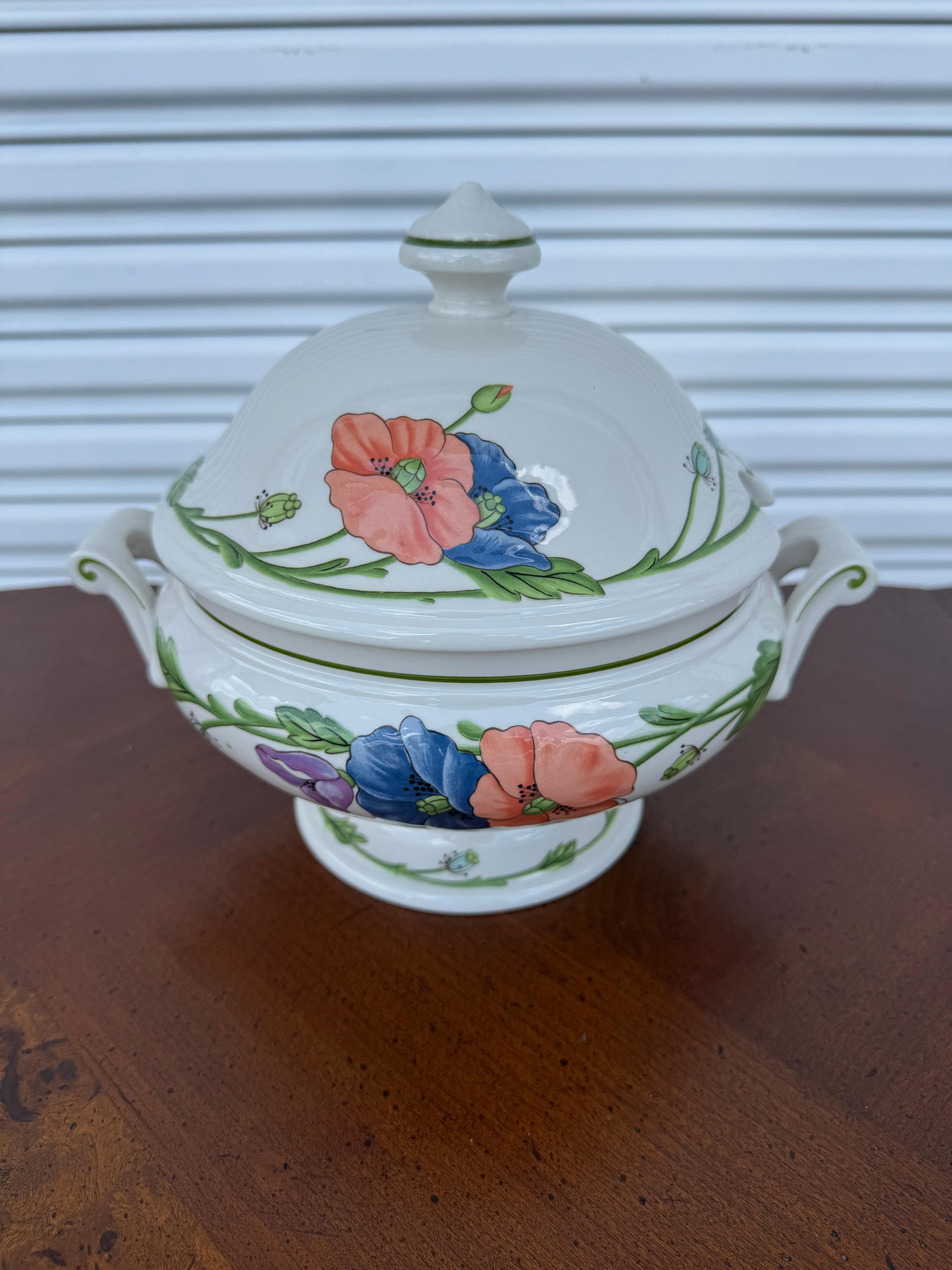 Villeroy & Boch Amapola Floral Gravy Boat and more Tea Cups & Plates 8