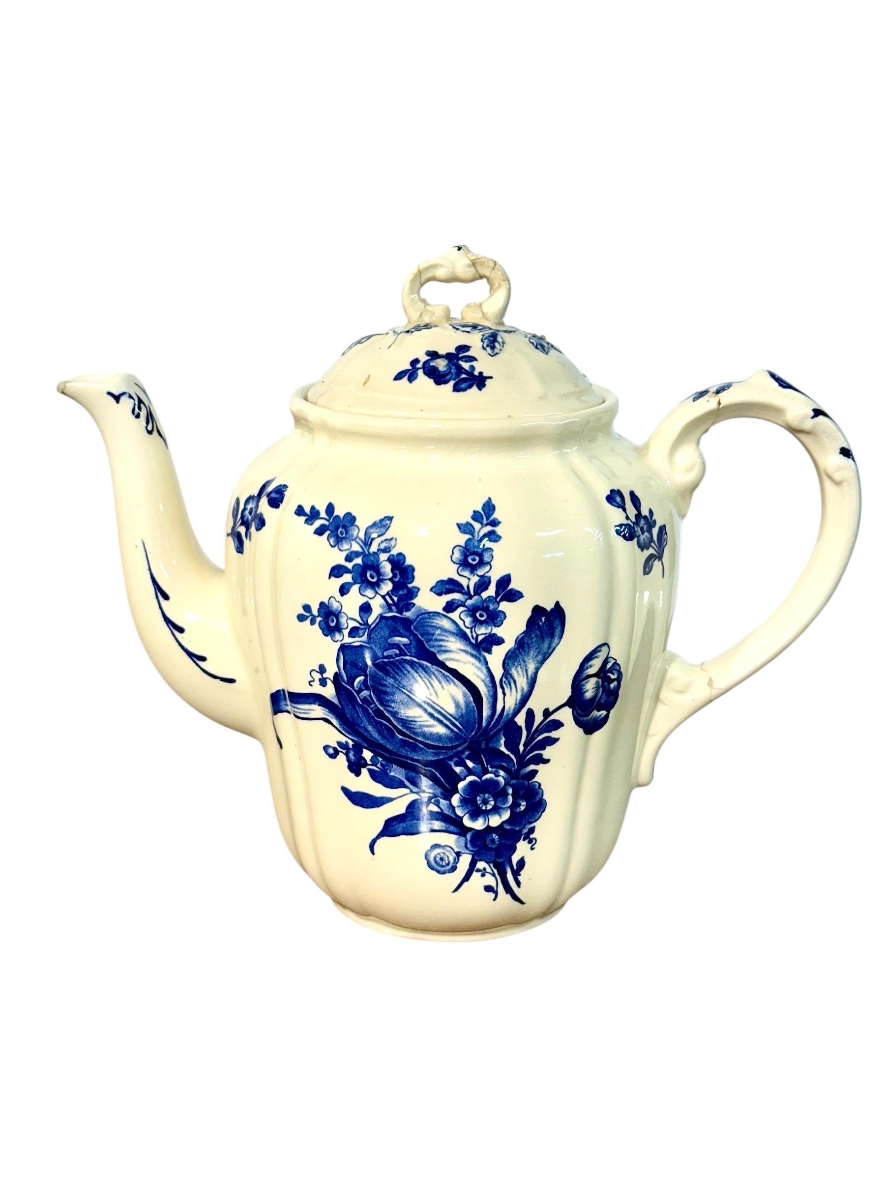 Villeroy & Boch Blue and White Faience Dinnerware Service, 29 Pieces In condizioni buone in vendita a LA CIOTAT, FR