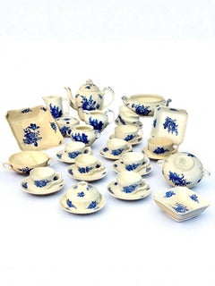Villeroy & Boch Blue and White Faience Dinnerware Service, 29 Pieces