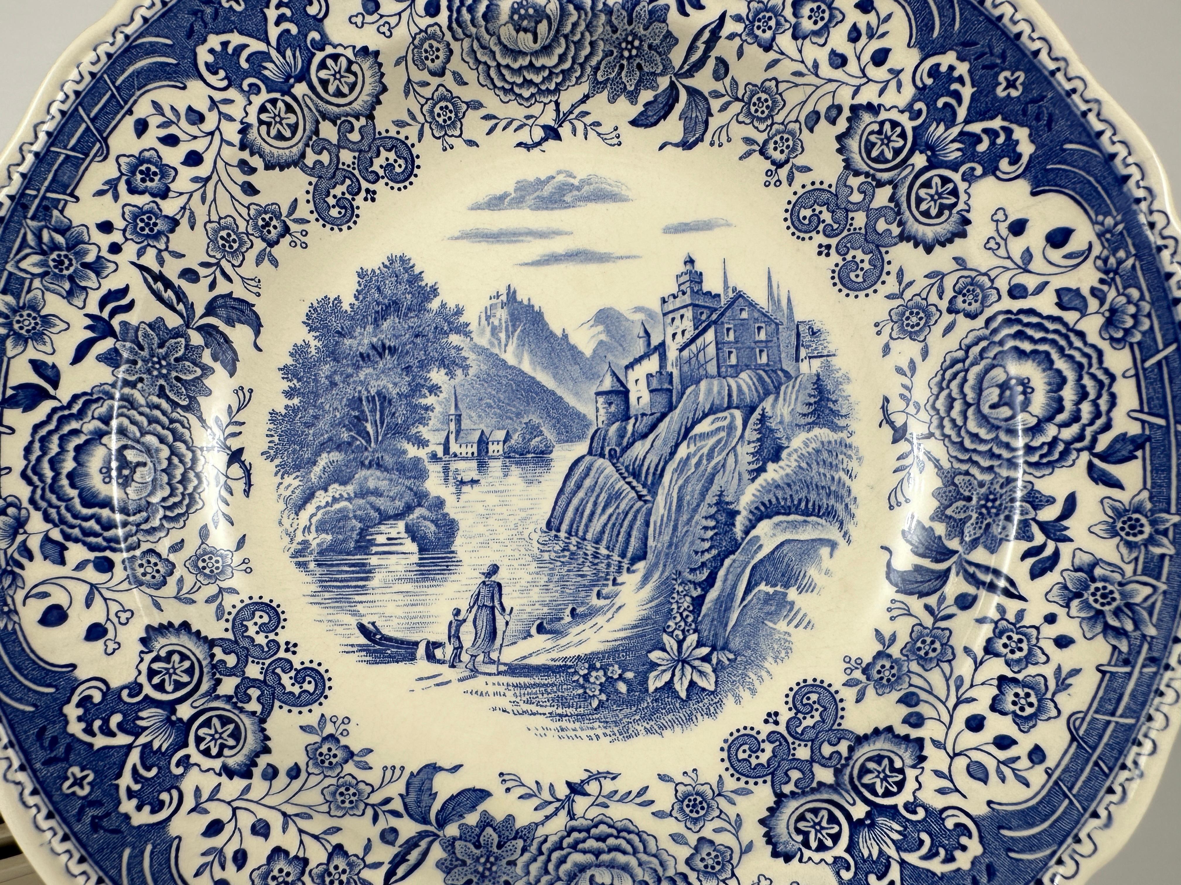 Villeroy & Boch Burgenland Blaue tiefe Suppenschalen-Essteller, Deutschland, 9 Teile, Vintage (Porzellan) im Angebot