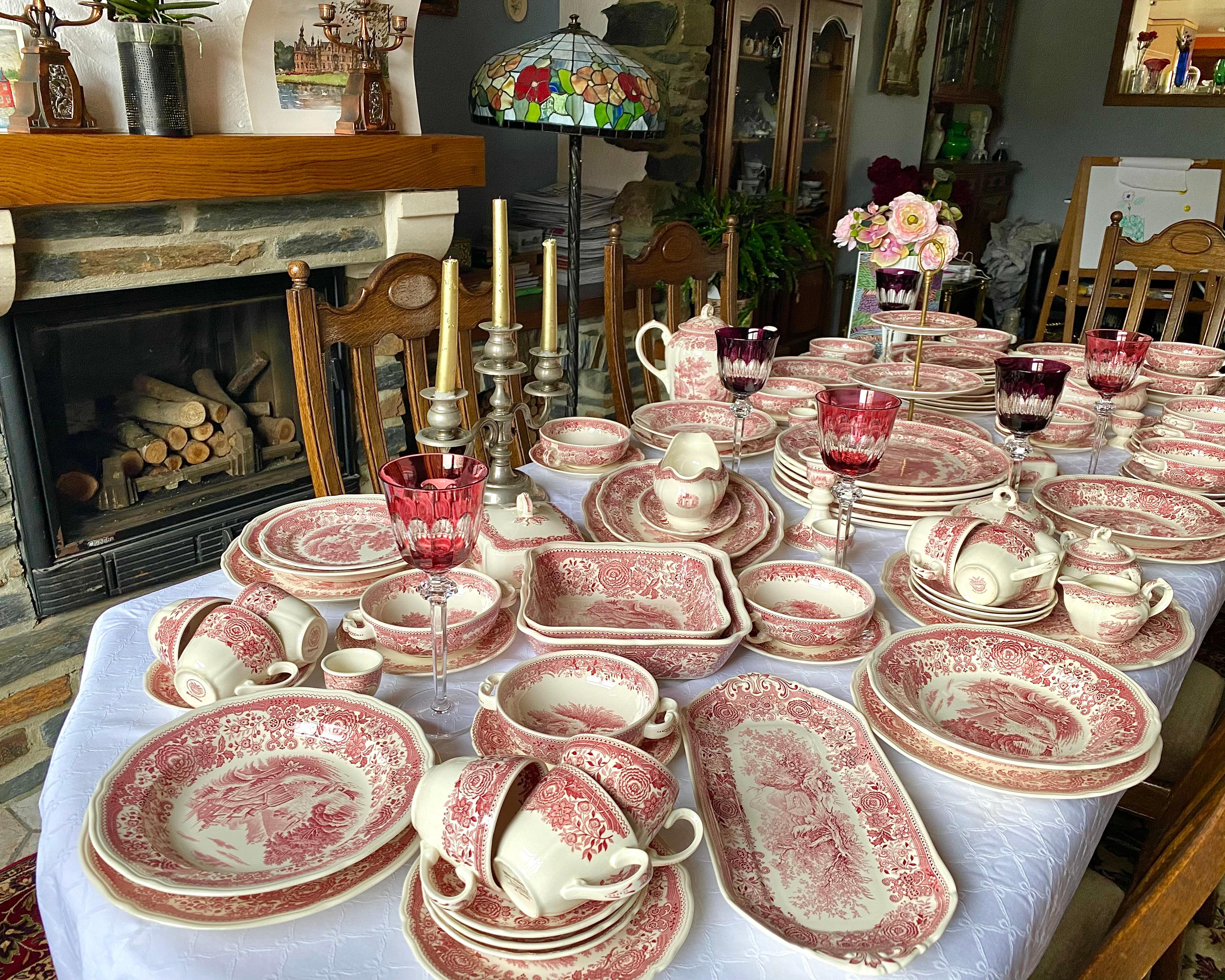 Villeroy & Boch Burgenland Rotes Essteller-Couchtisch-/Teeservice/Serviergeschirr-Set, Deutschland im Zustand „Hervorragend“ in Bastogne, BE