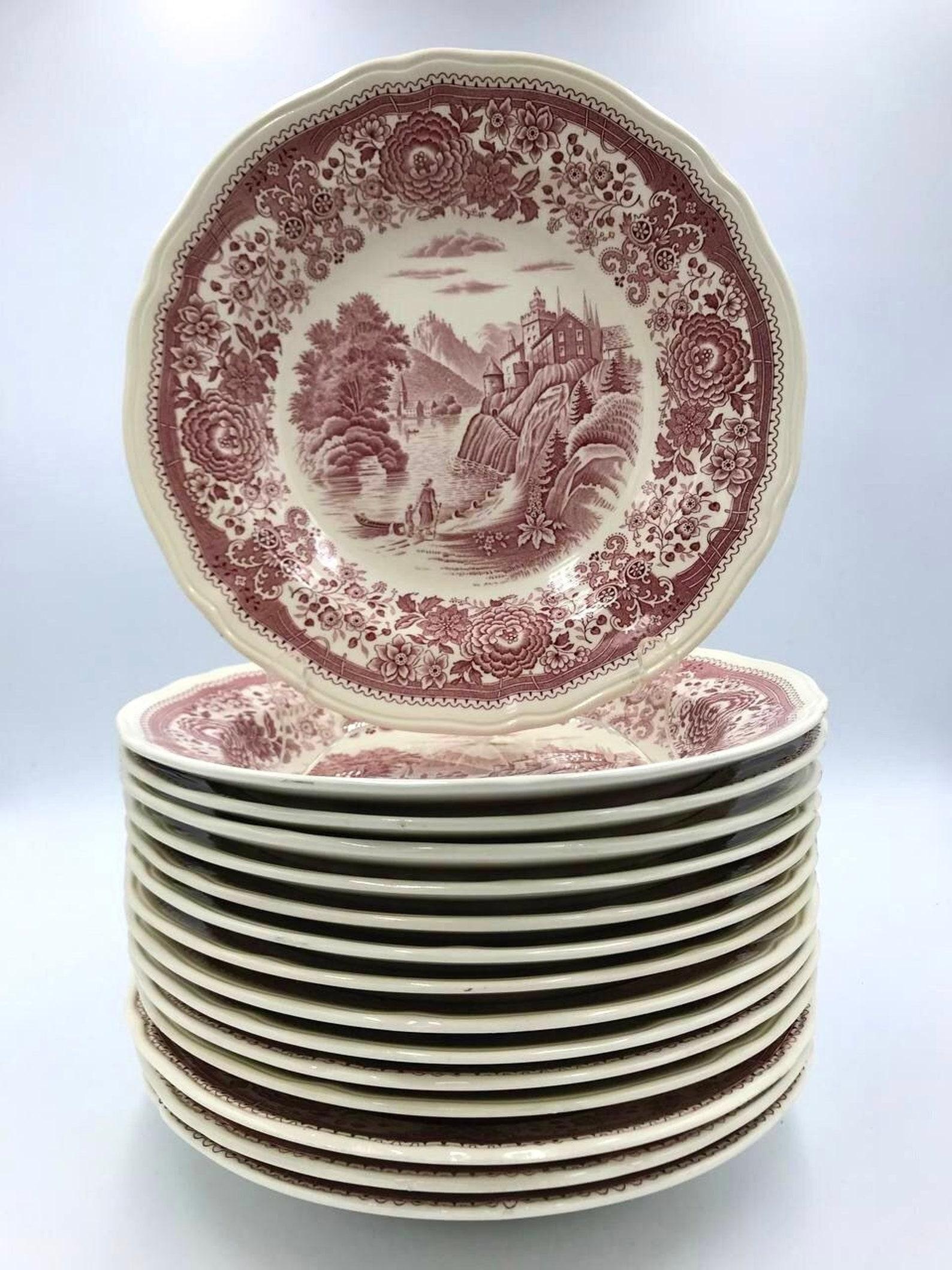 Piatti fondi Villeroy & Boch.

Villeroy & Boch Red Burgenland. 

In ottime condizioni, senza scheggiature, crepe o screpolature. 

Il prezzo si riferisce a un piatto.

Burgenland è uno dei motivi più iconici di Villeroy & Boch.

W.-