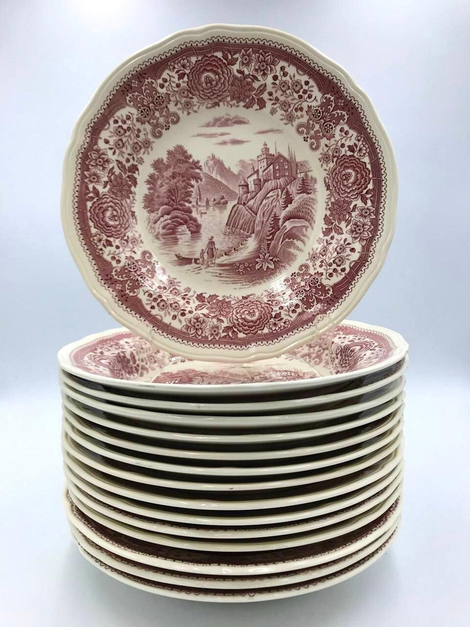 Villeroy and Boch Deep Soup Plates.

Villeroy&Boch Red Burgenland. 

In excellent condition, no chips, cracks or crazing. 

The price is for one plate.

Burgenland is one of Villeroy & Boch’s most iconic patterns.

W.- Germany.

It was